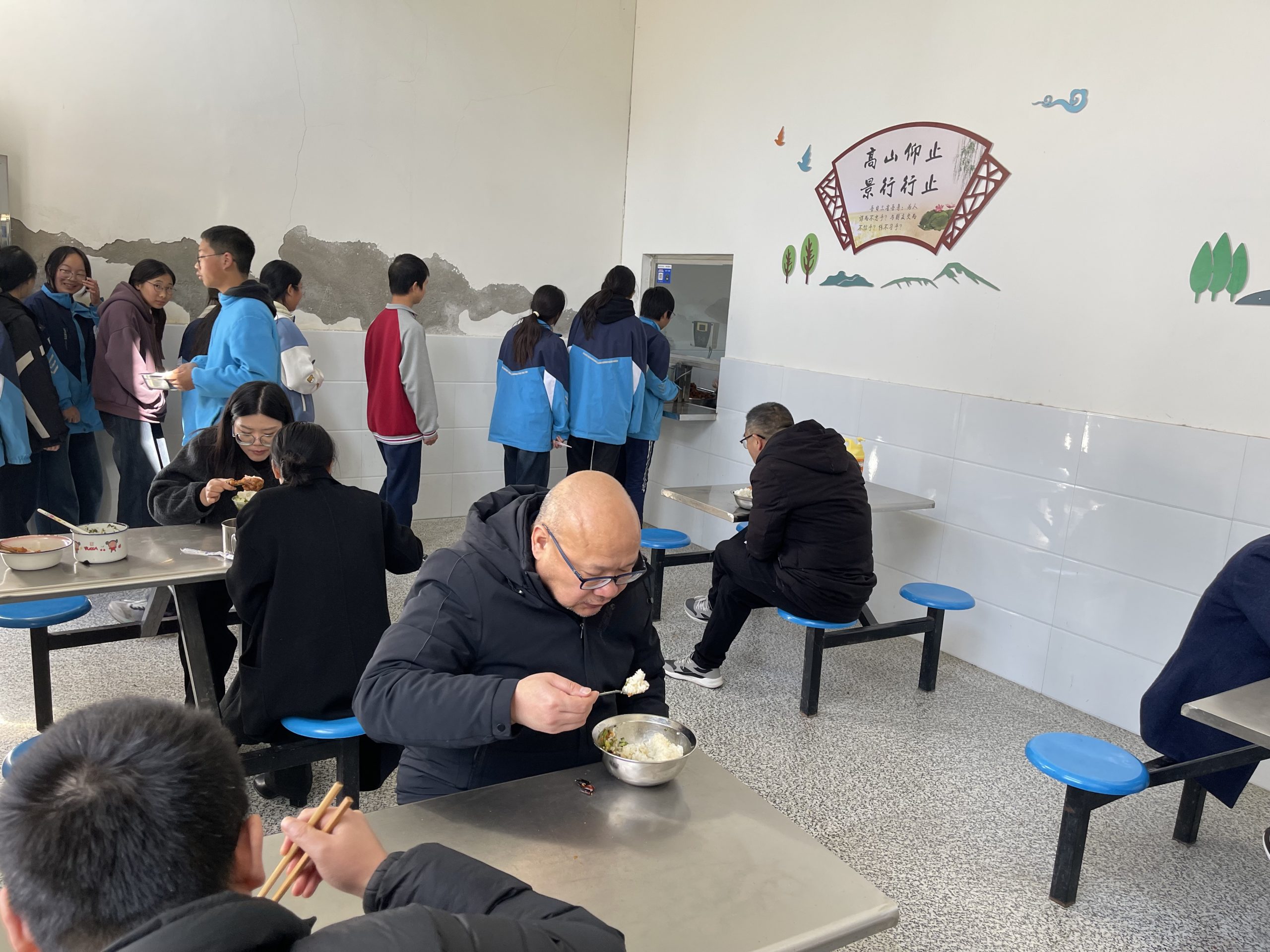 谷城县盛康二中：优化餐饮服务护成长，开放监督办满意食堂