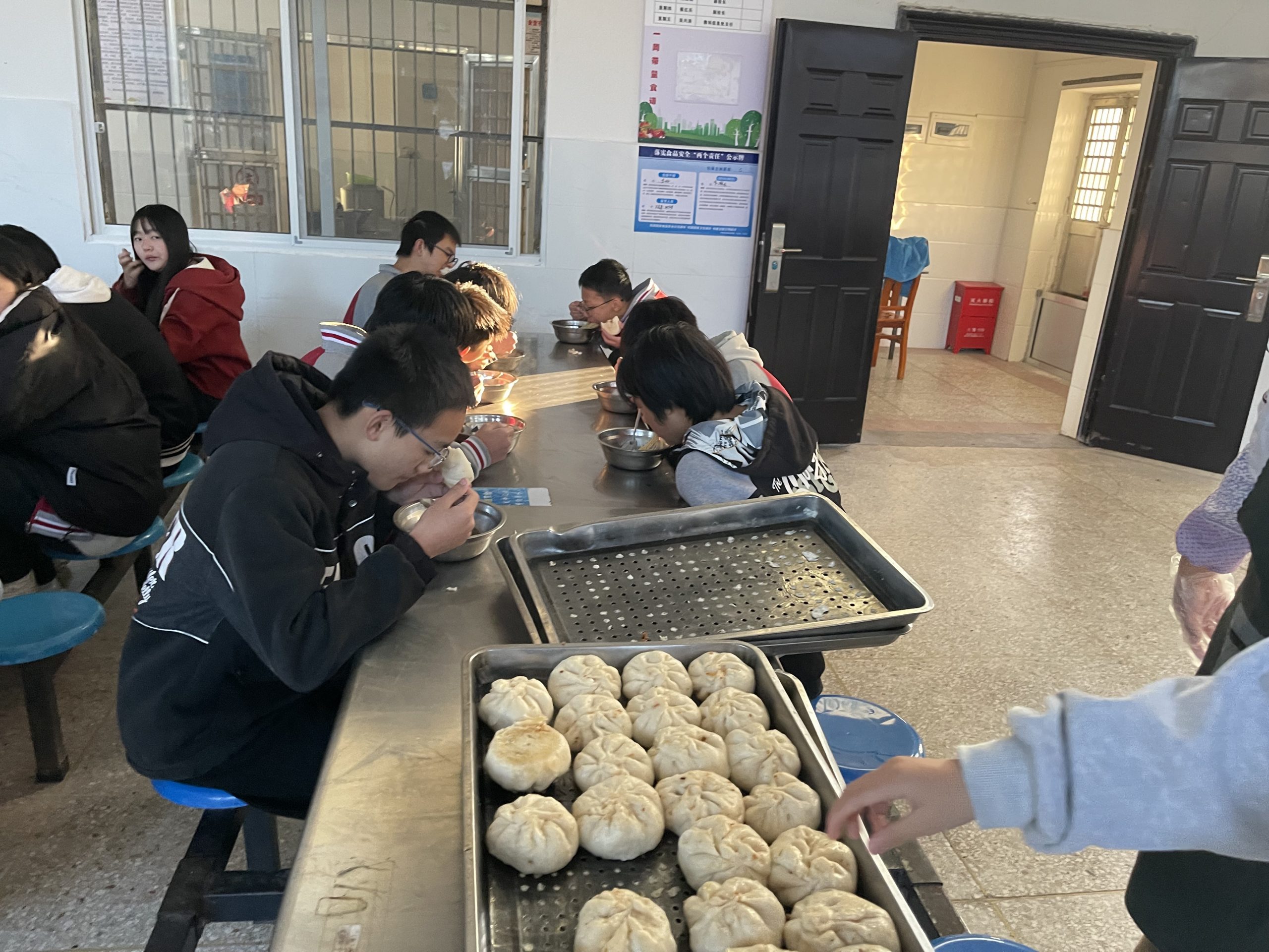 谷城县盛康二中：优化餐饮服务护成长，开放监督办满意食堂