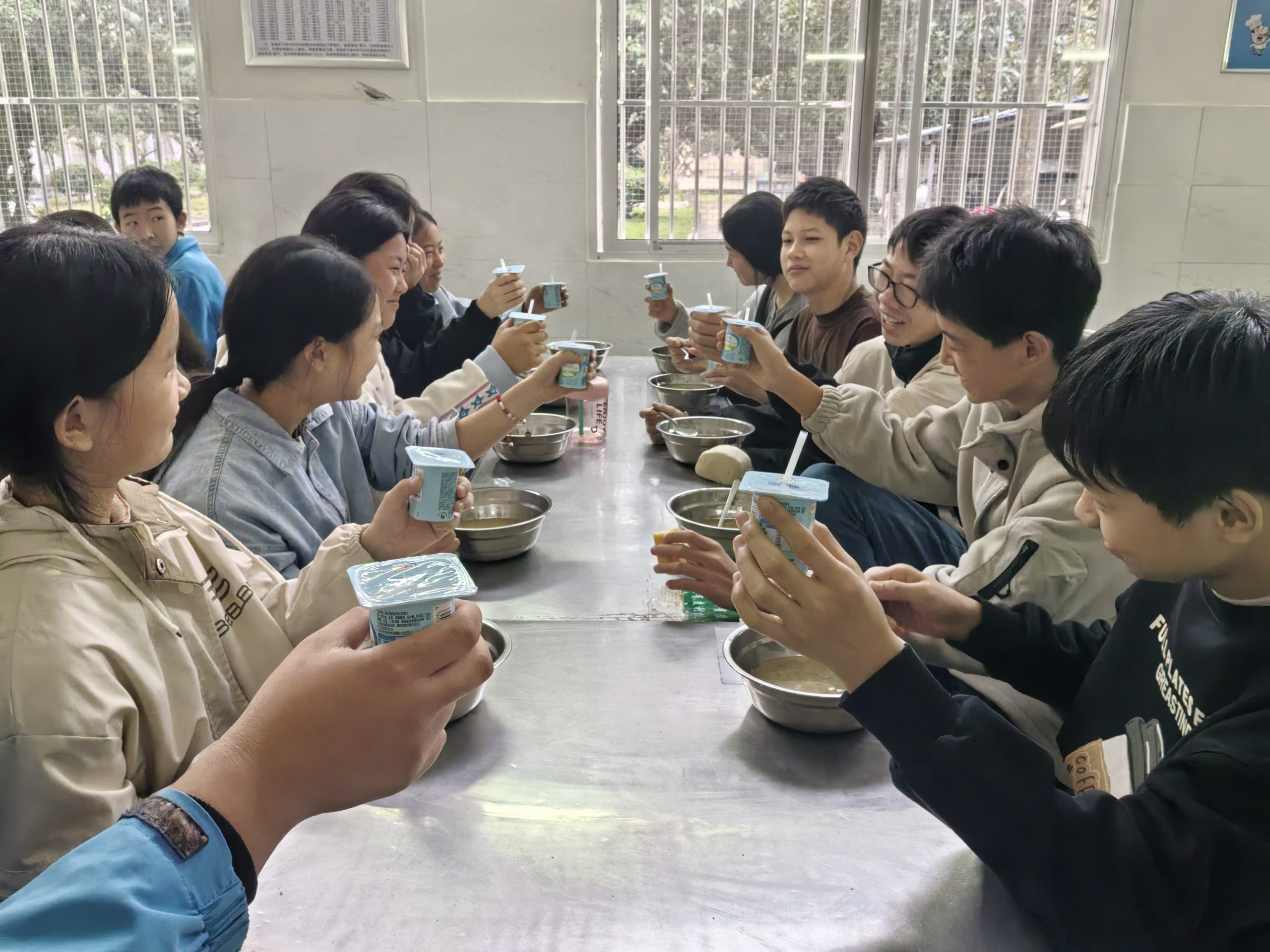 谷城县盛康二中：优化餐饮服务护成长，开放监督办满意食堂