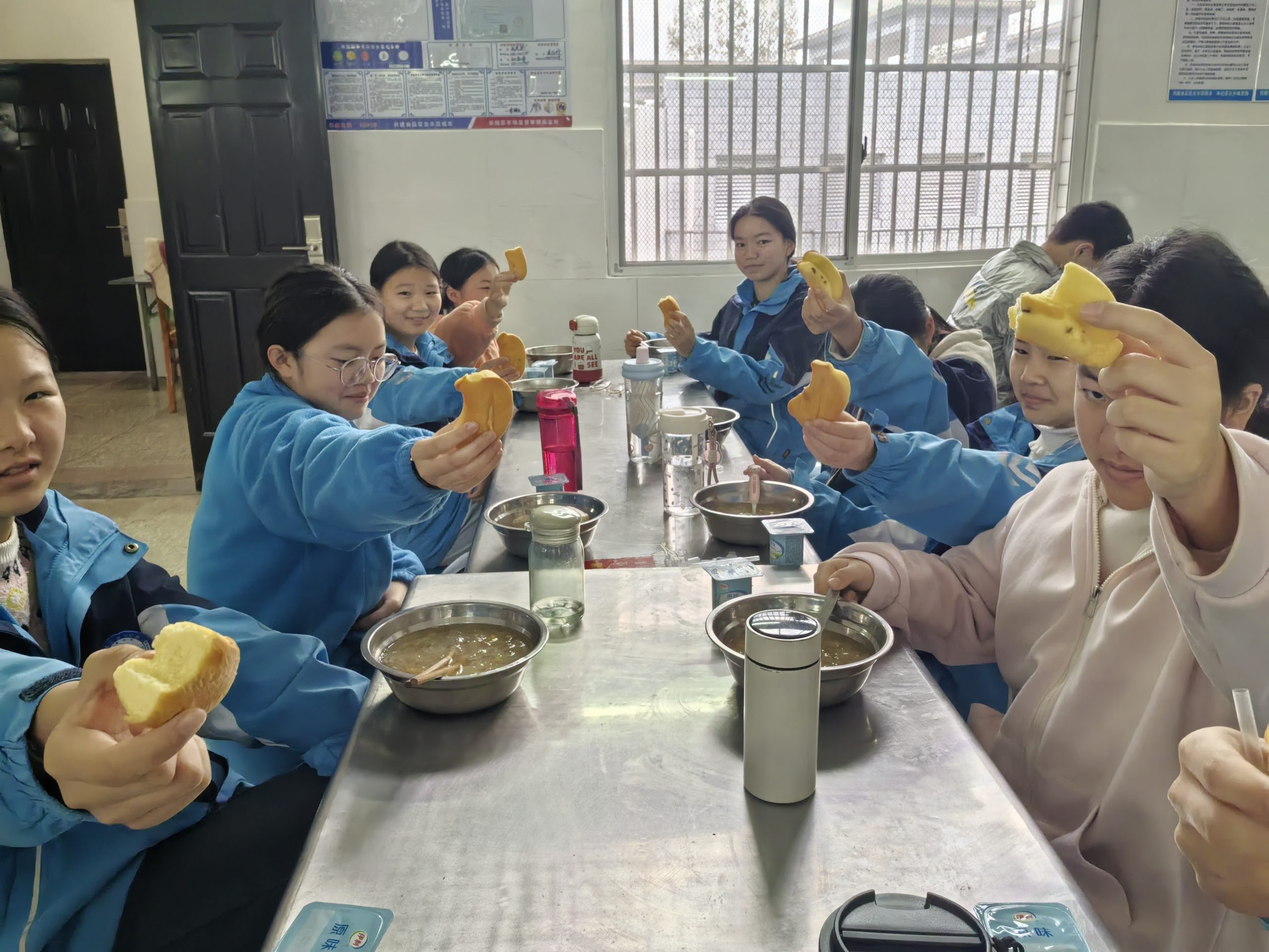 谷城县盛康二中：优化餐饮服务护成长，开放监督办满意食堂