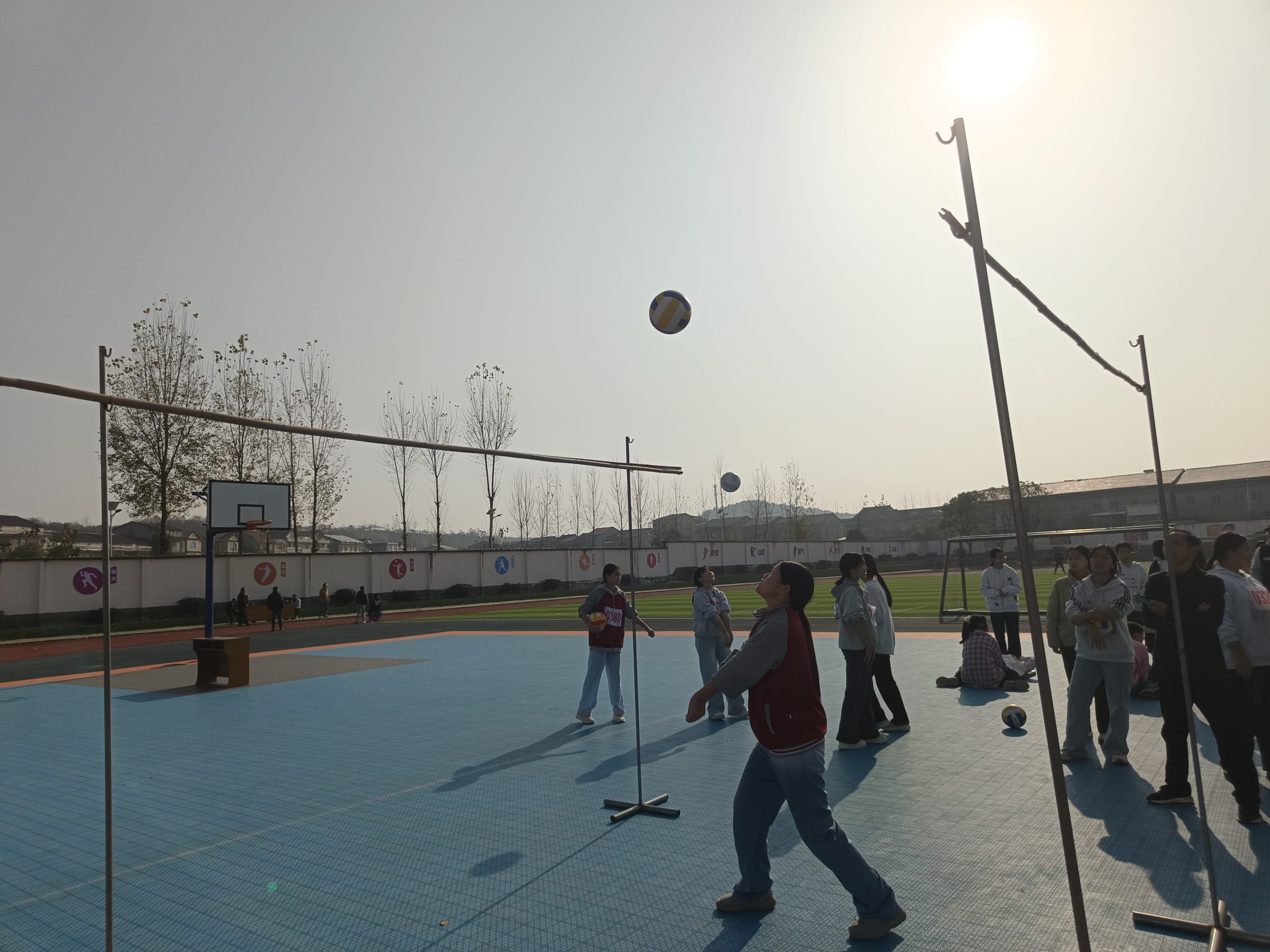 金秋燃赛场 少年砺锋芒——谷城县盛康镇二中第35届秋季运动会圆满落幕