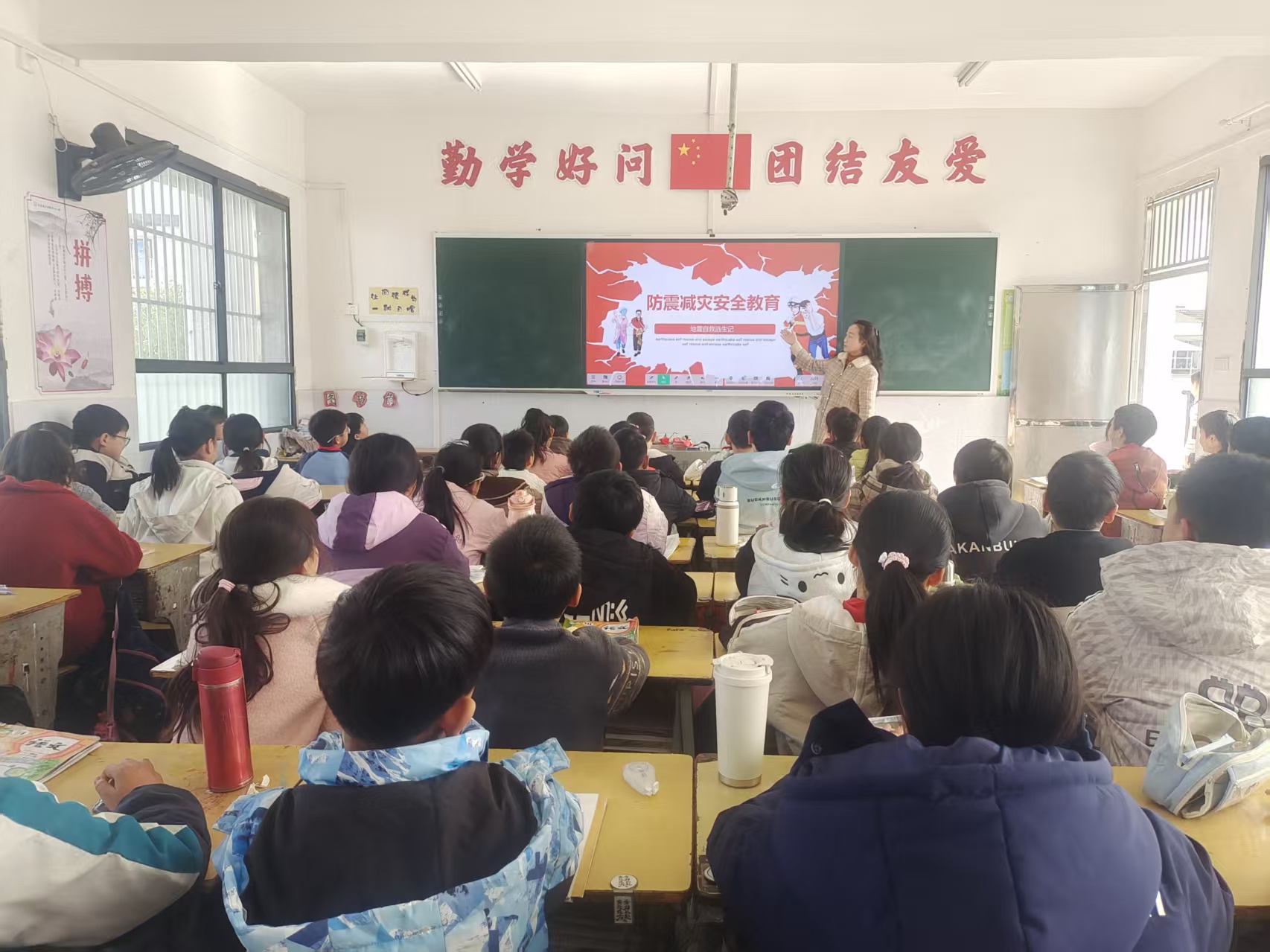 谷城县石花镇大峪桥中心小学：筑牢安全防线 护航学生成长