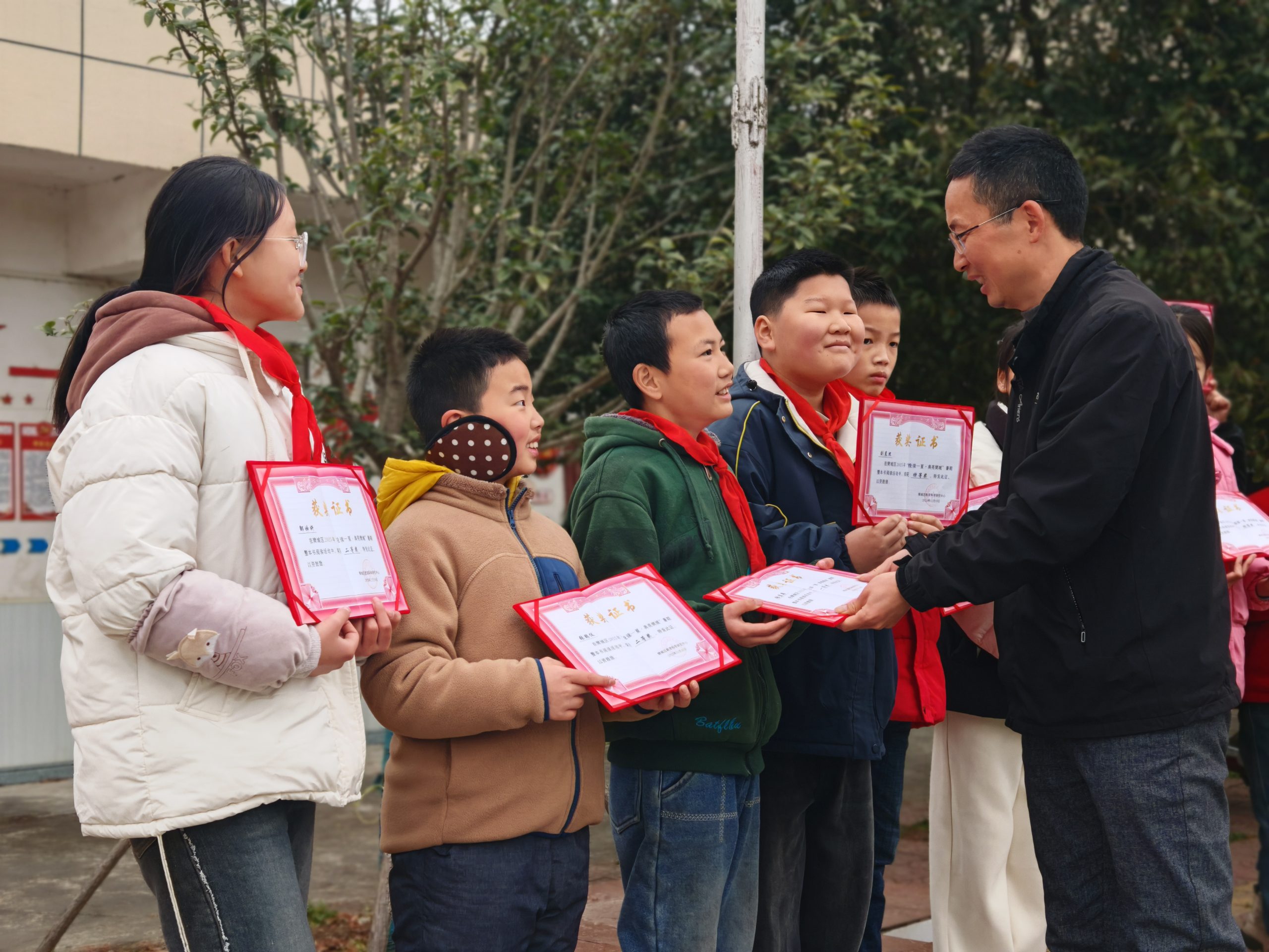 襄阳市樊城区上茶庵中心小学:书香浸润成长路 喜报频传耀校园 襄阳市樊城区上茶庵中心小学:书香浸润成长路 喜报频传耀校园