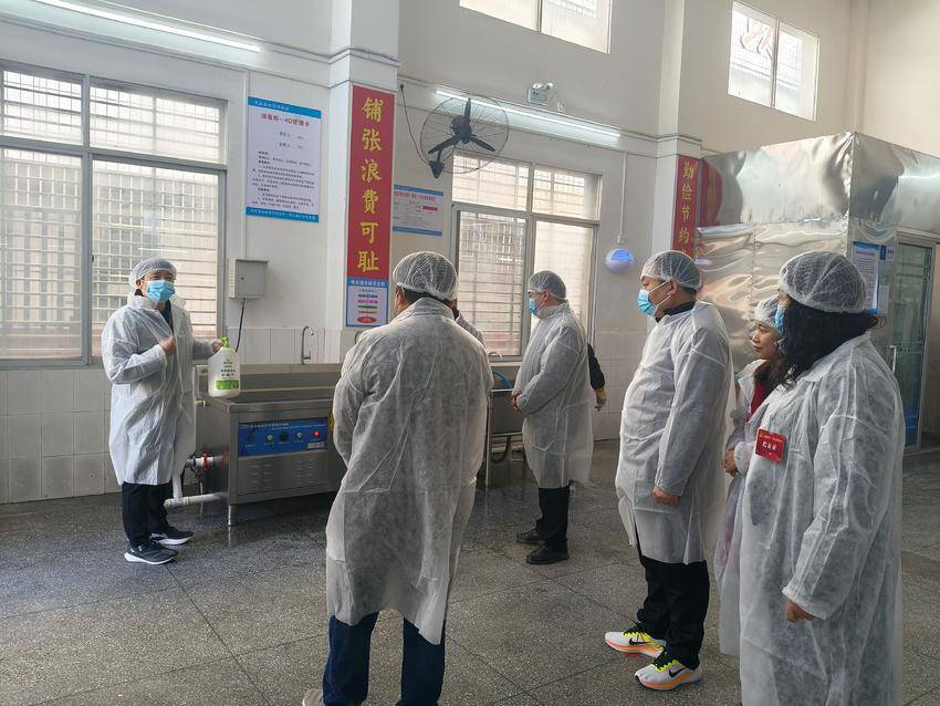 谷城盛康一中迎来“两代表一委员”调研指导 共绘教育发展新蓝图