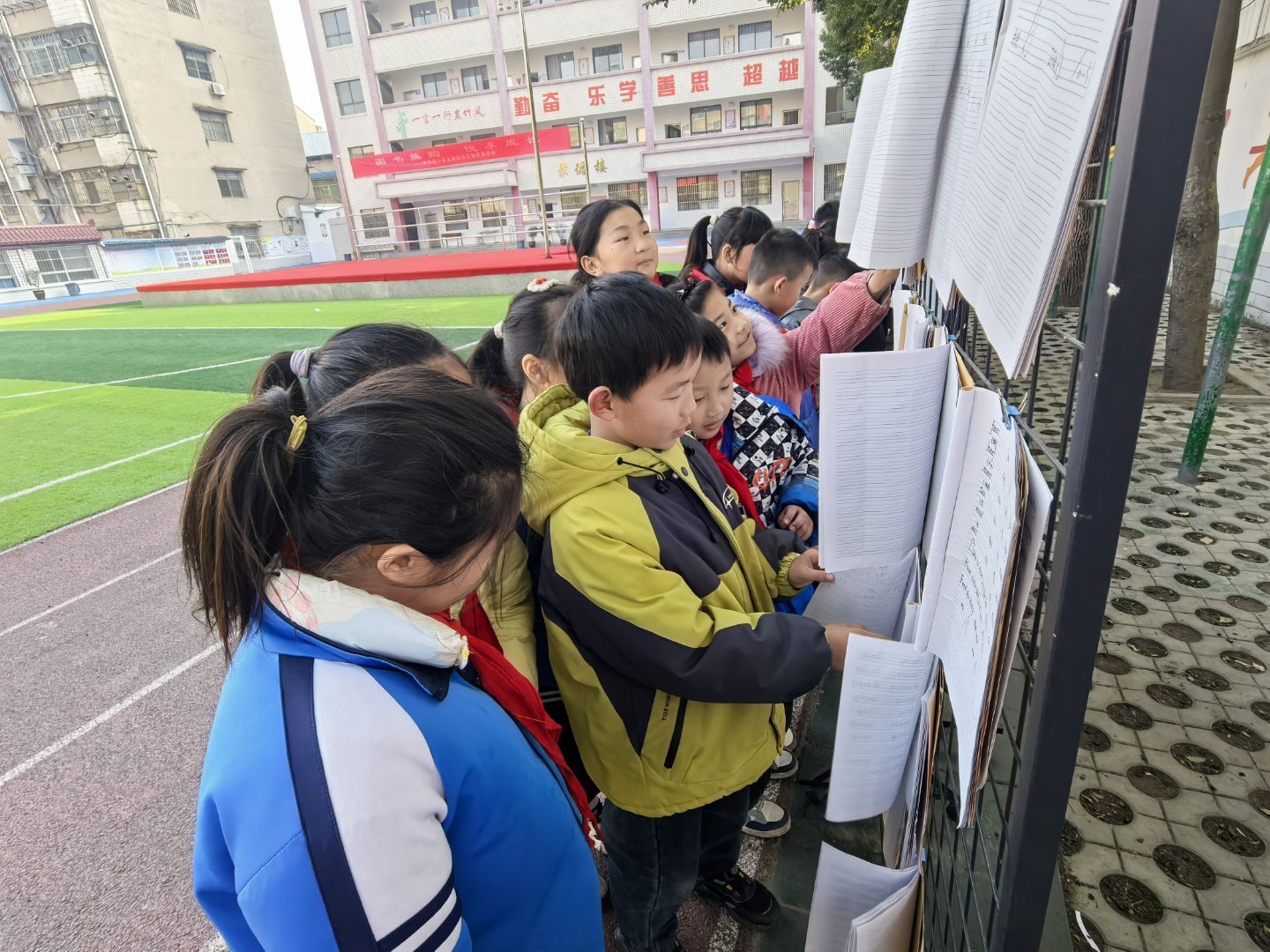谷城县粉阳路小学教联体中华路校区:墨香纸韵展风采 笔下生花见真章 谷城县粉阳路小学教联体中华路校区:墨香纸韵展风采 笔下生花见真章