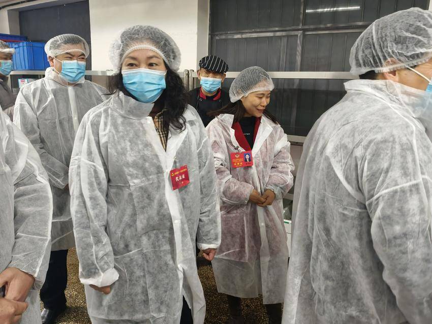 谷城盛康一中迎来“两代表一委员”调研指导 共绘教育发展新蓝图