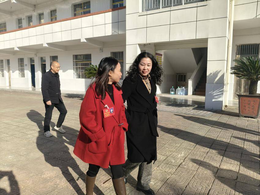 谷城盛康一中迎来“两代表一委员”调研指导 共绘教育发展新蓝图