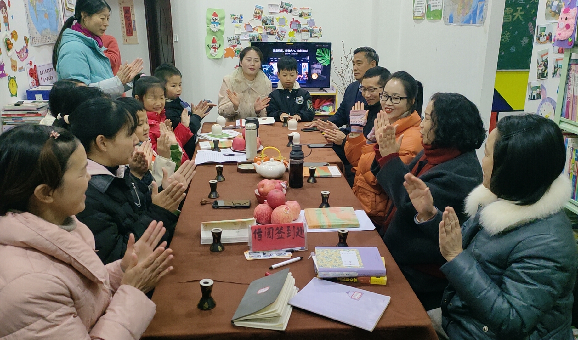 谷城启睿书屋:共读《我的阿勒泰》 冬日书香暖人心 谷城启睿书屋:共读《我的阿勒泰》 冬日书香暖人心