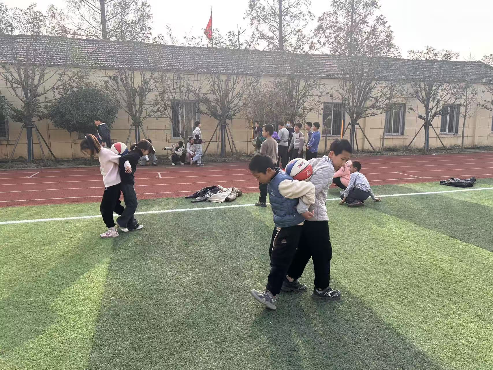 襄阳市樊城区上茶庵中心小学：冬日校园里的“运动嘉年华”