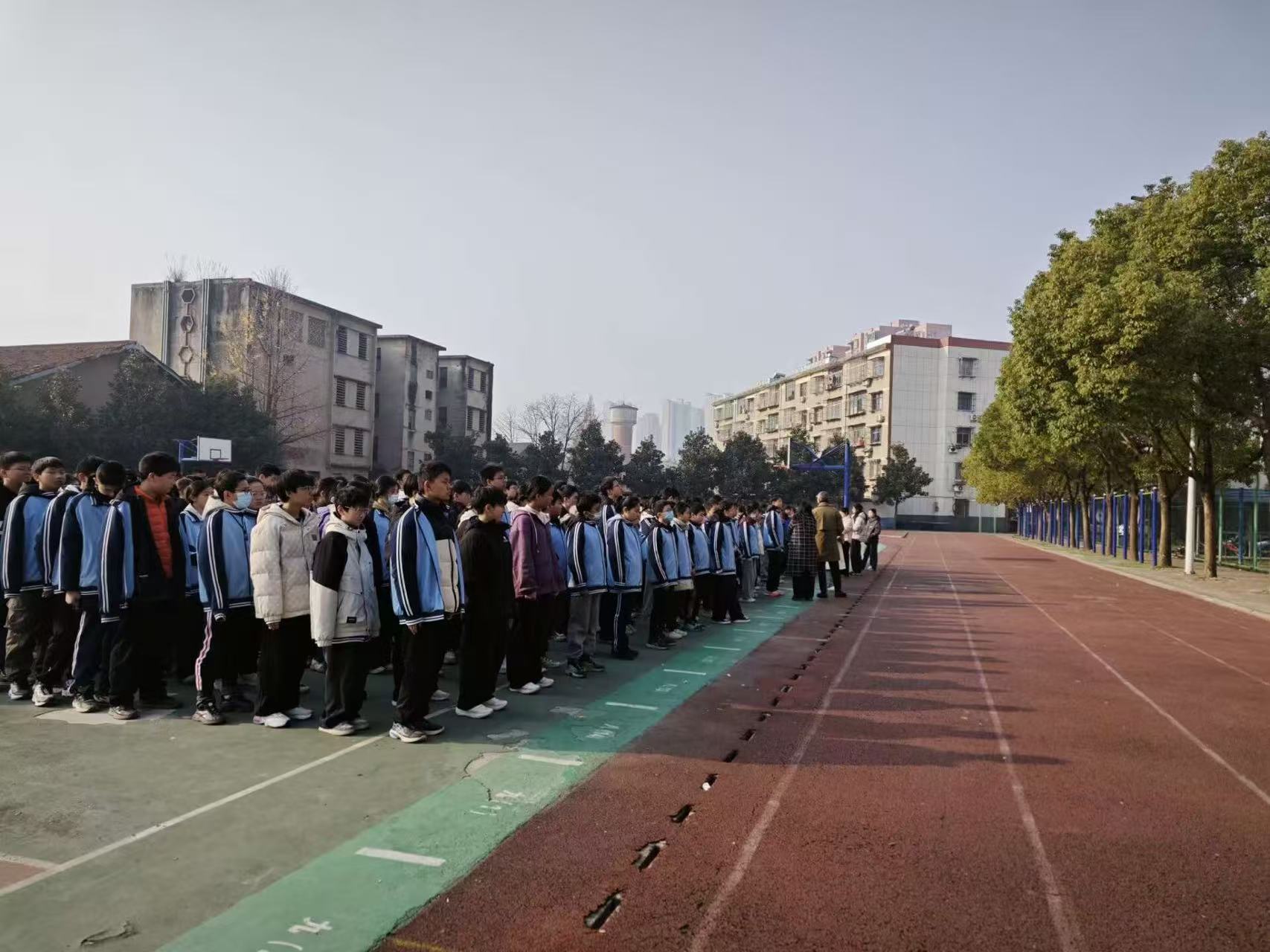 以练筑防，守护平安！谷城县筑阳中学成功开展应急逃生演练