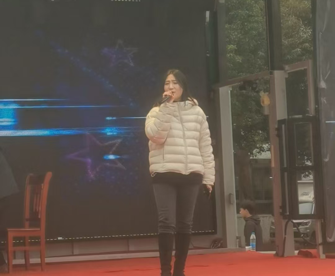 青春绽放  艺彩飞扬一一谷城石花三中七年级元旦文艺汇演圆满落幕