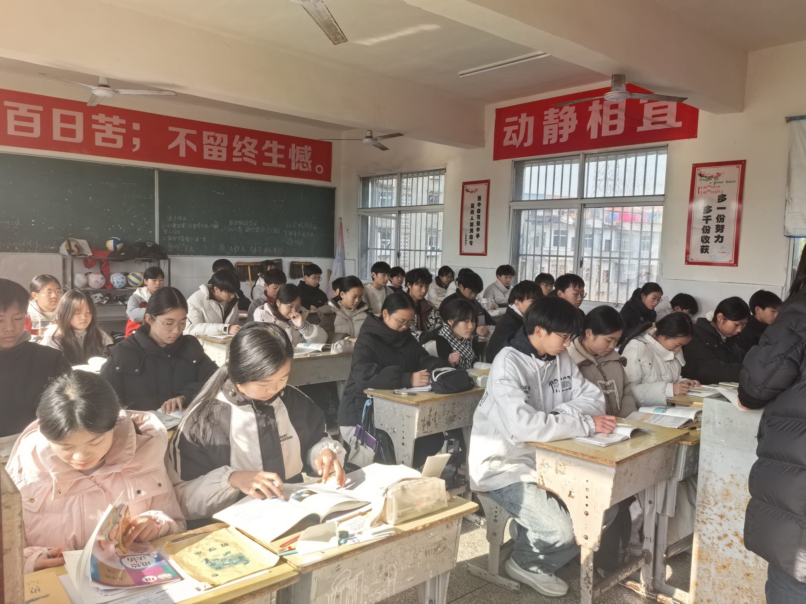 谷城盛康二中：暖心走访唤回迷途学子 防辍堵流守护教育初心