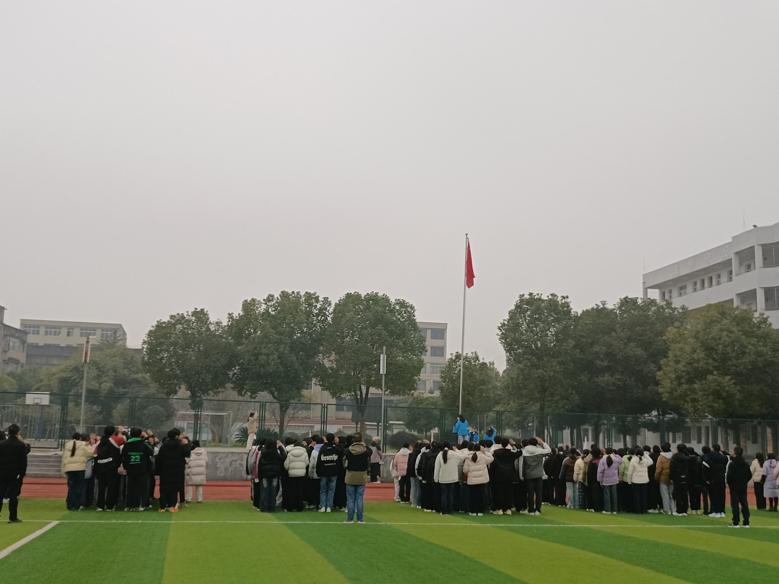 谷城盛康二中：国旗下演讲直击校园痛点  杜绝“舌尖上的浪费”