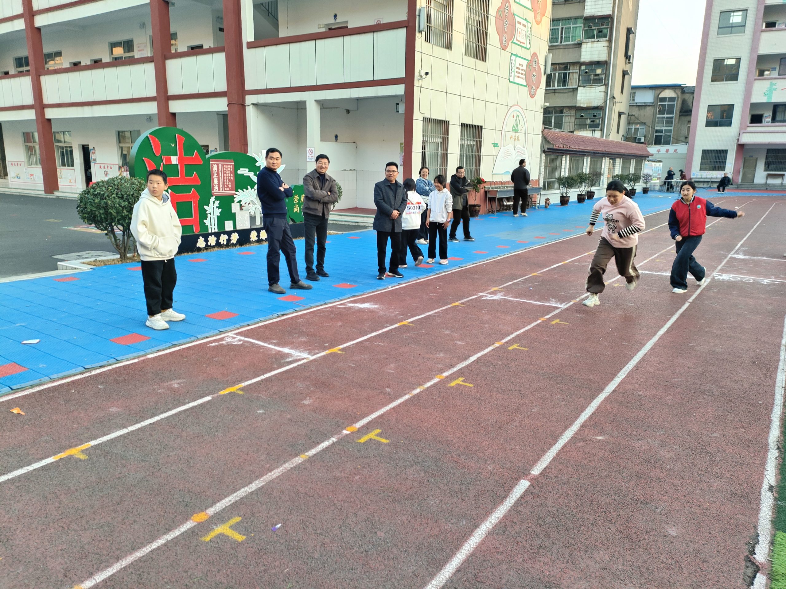 谷城县粉阳路小学教联体中华路校区：联校竞技展风采  少年逐梦绽活力