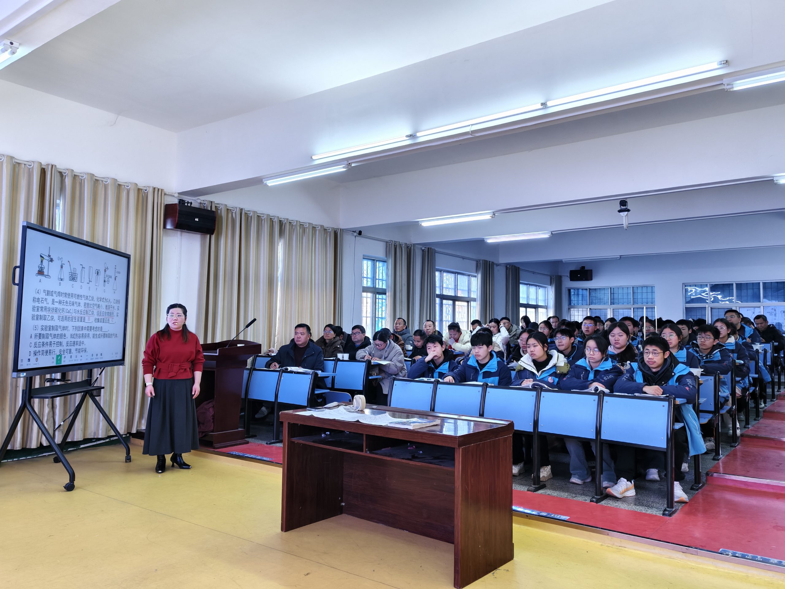 立足课标精研复习策略 聚焦课堂共促素养提升——谷城县初中化学复习研讨会于筑阳中学顺利举行