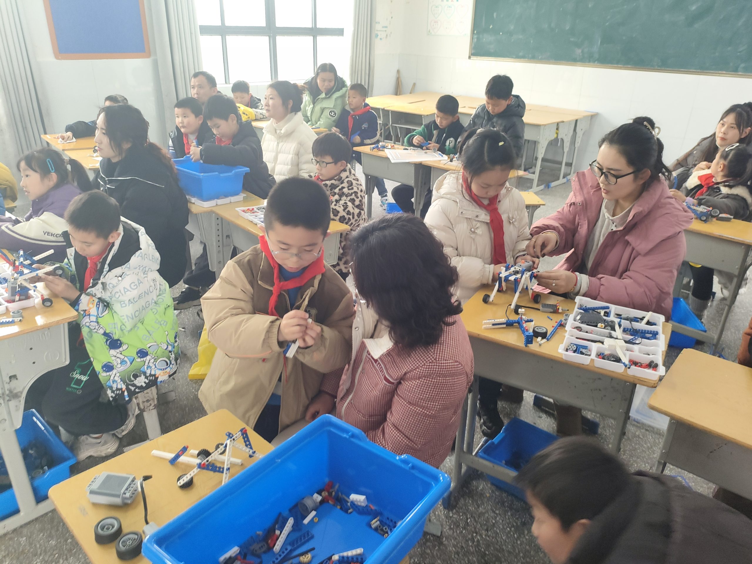 谷城县粉阳路小学教联体中华路校区：多元社团展风采 家校共育润童心