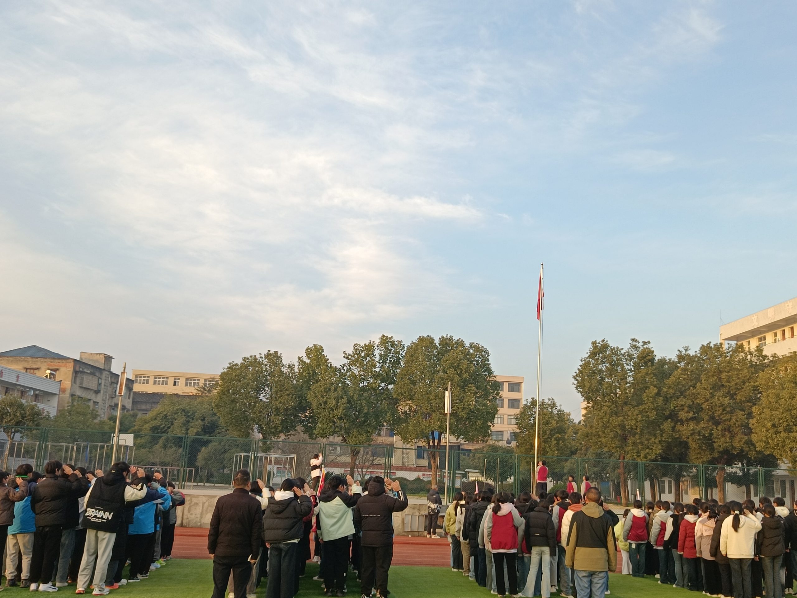 国旗下学新法 青春护航守底线 盛康二中：年龄不是“问题学生”的护身符