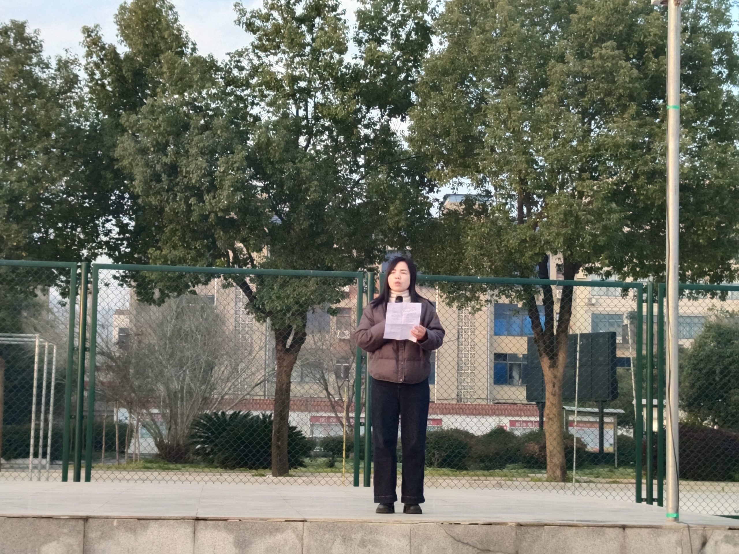 国旗下学新法 青春护航守底线 盛康二中：年龄不是“问题学生”的护身符