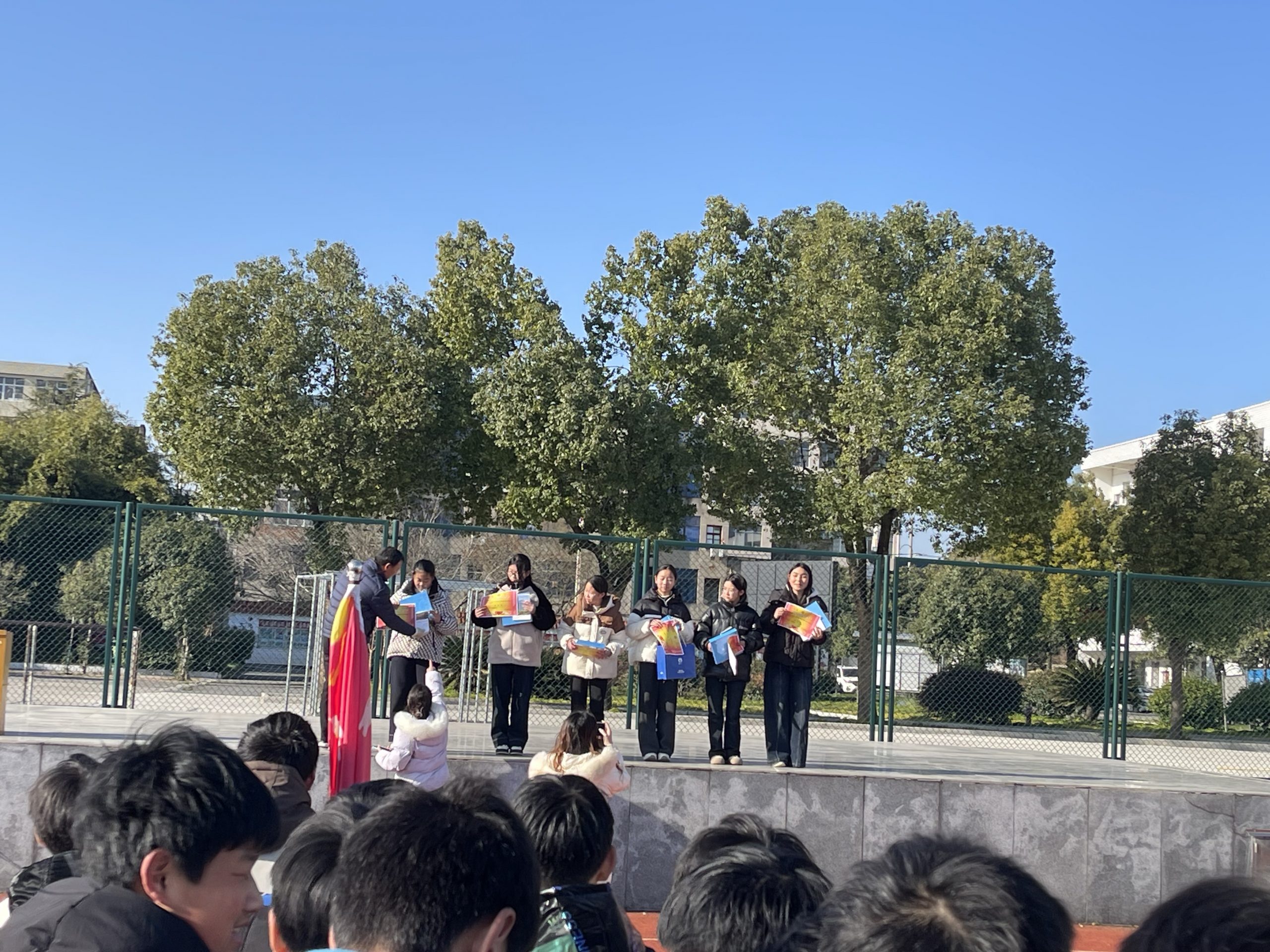 谷城盛康二中：英语口语竞赛颁奖典礼落幕，李湘云校长寄语点燃学子“说”英语的热情