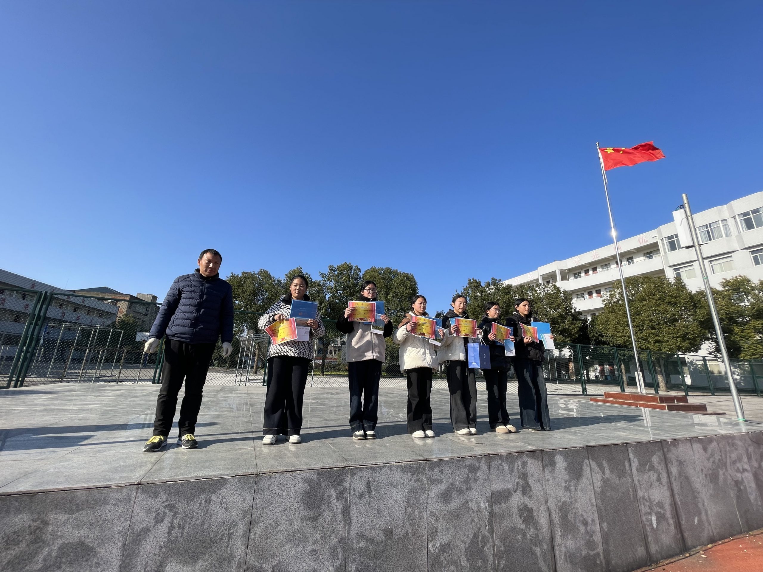 谷城盛康二中：英语口语竞赛颁奖典礼落幕，李湘云校长寄语点燃学子“说”英语的热情