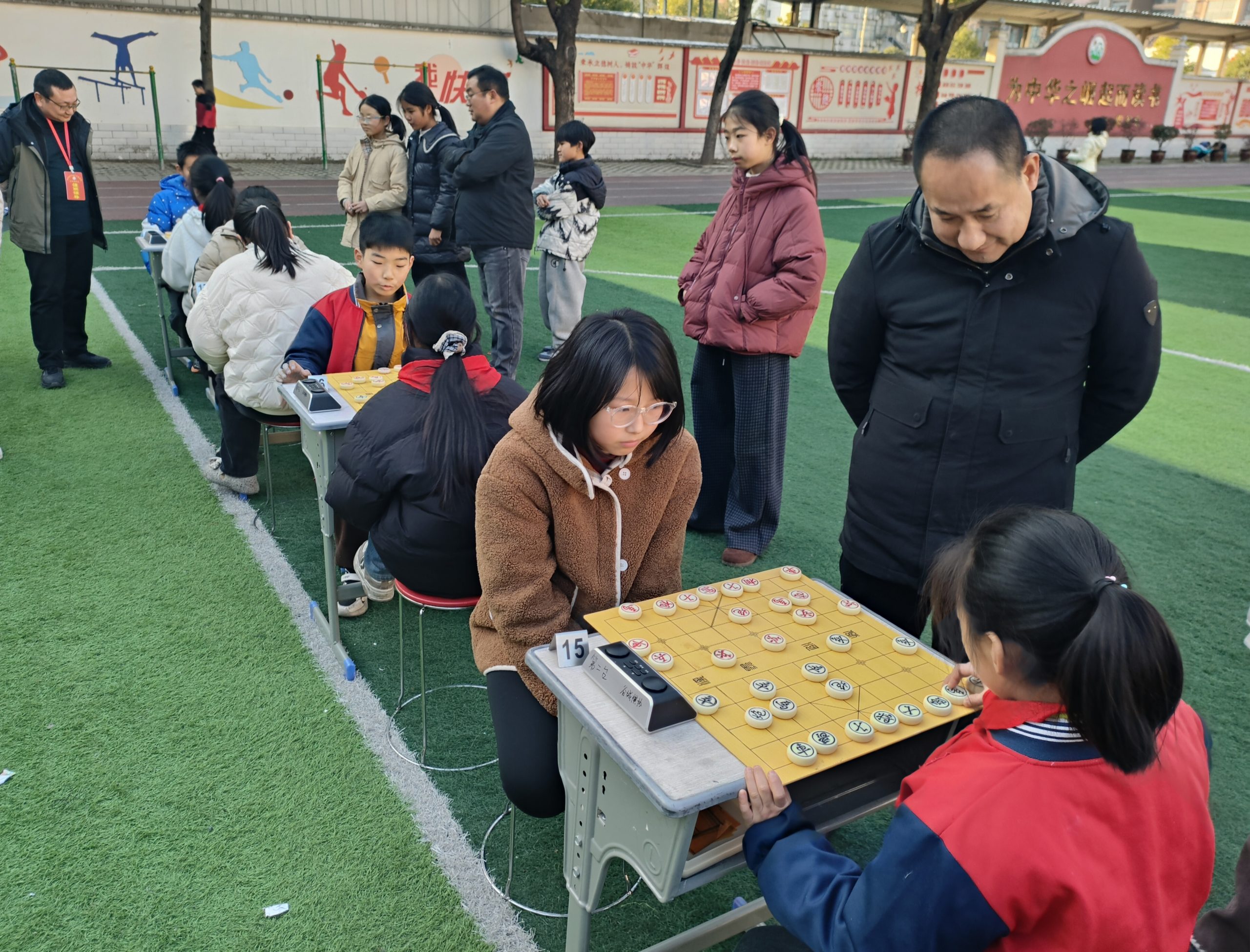 谷城县粉阳路小学教联体中华路校区：楚河汉界竞风采  以棋启智促成长