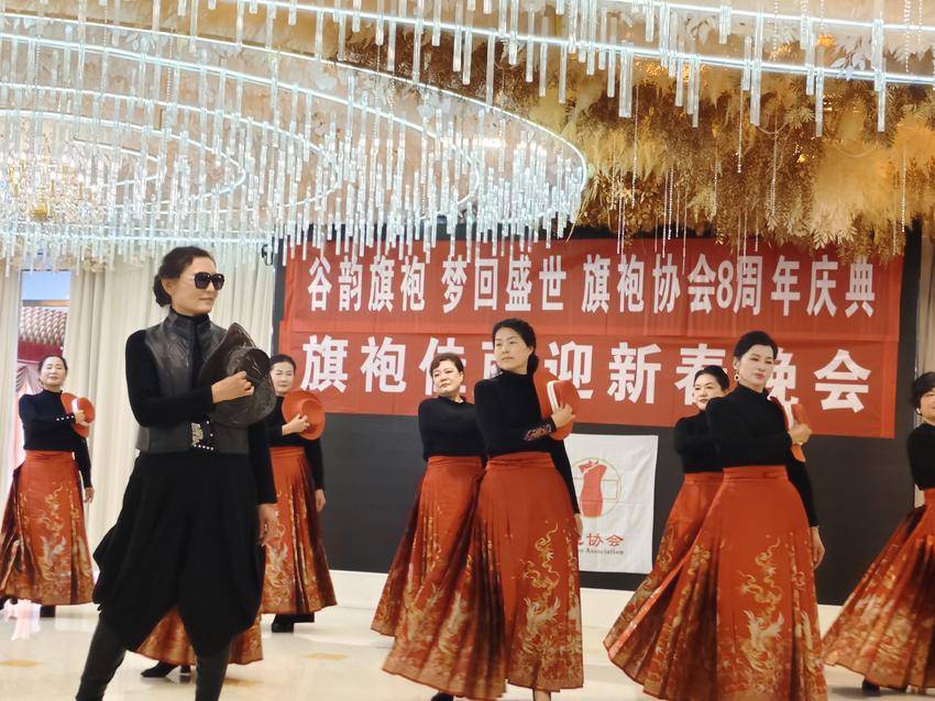 谷韵旗袍绽芳华 八载雅韵迎新春——谷城县旗袍协会八周年盛典暨迎新春晚会圆满举行 谷韵旗袍绽芳华 八载雅韵迎新春——谷城县旗袍协会八周年盛典暨迎新春晚会圆满举行