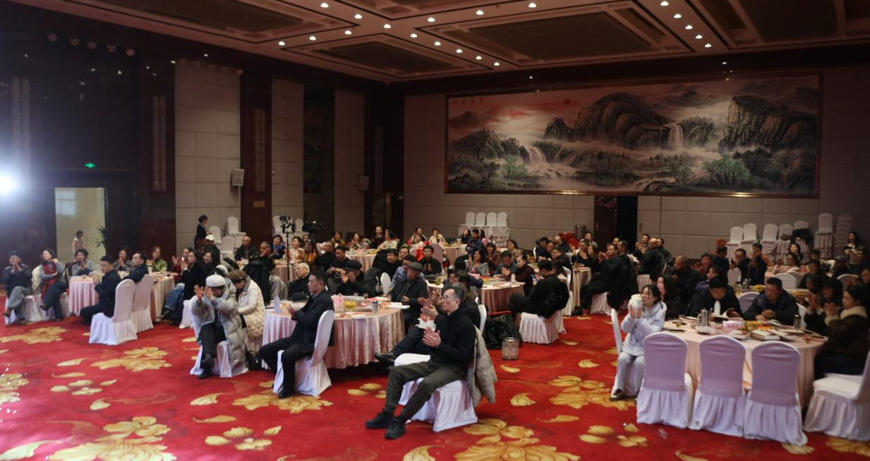 老河口市作协诗歌朗诵学会举办“诗韵传承·声动未来” 迎新春年会暨朗诵交流会