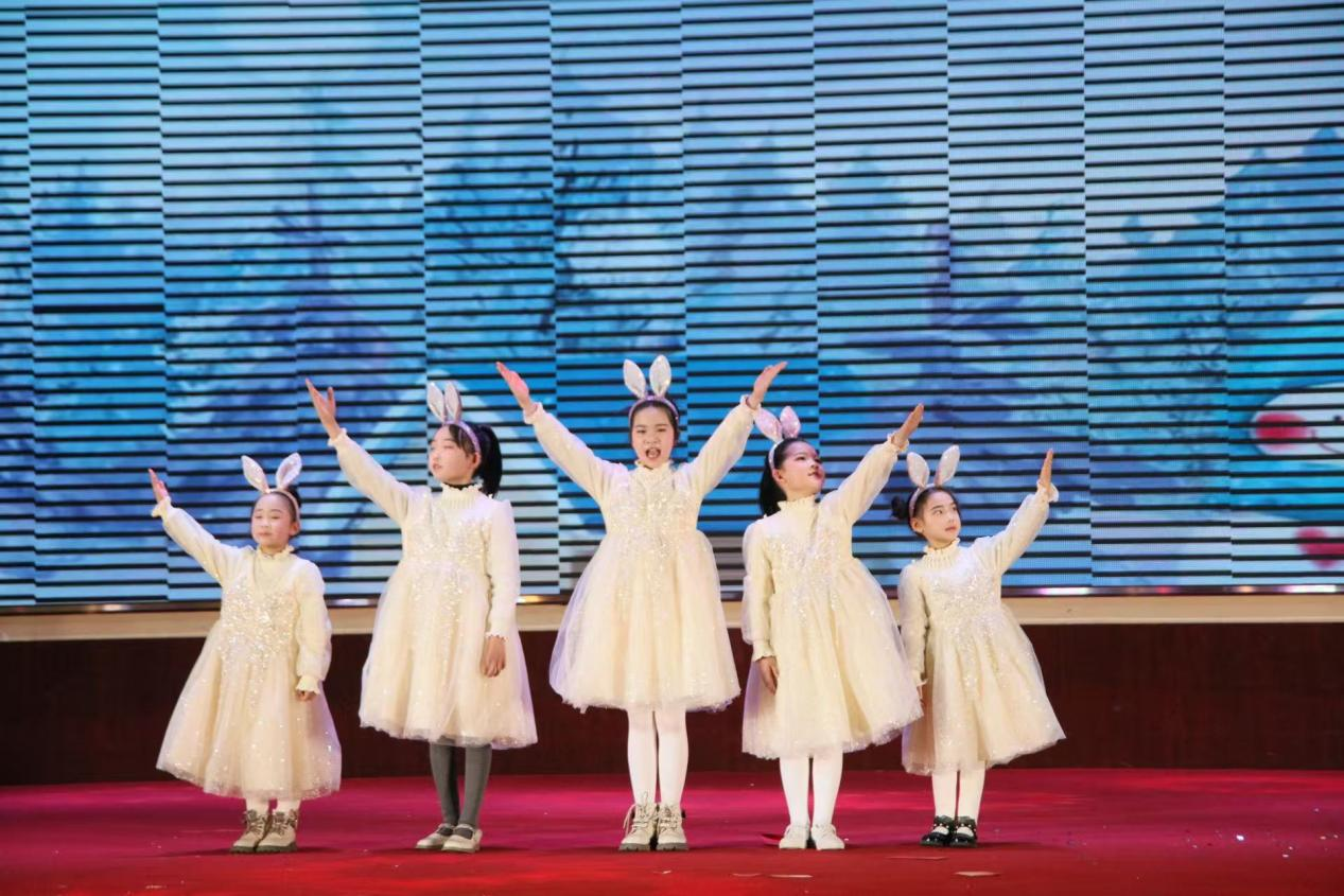 老河口市作协诗歌朗诵学会举办“诗韵传承·声动未来” 迎新春年会暨朗诵交流会