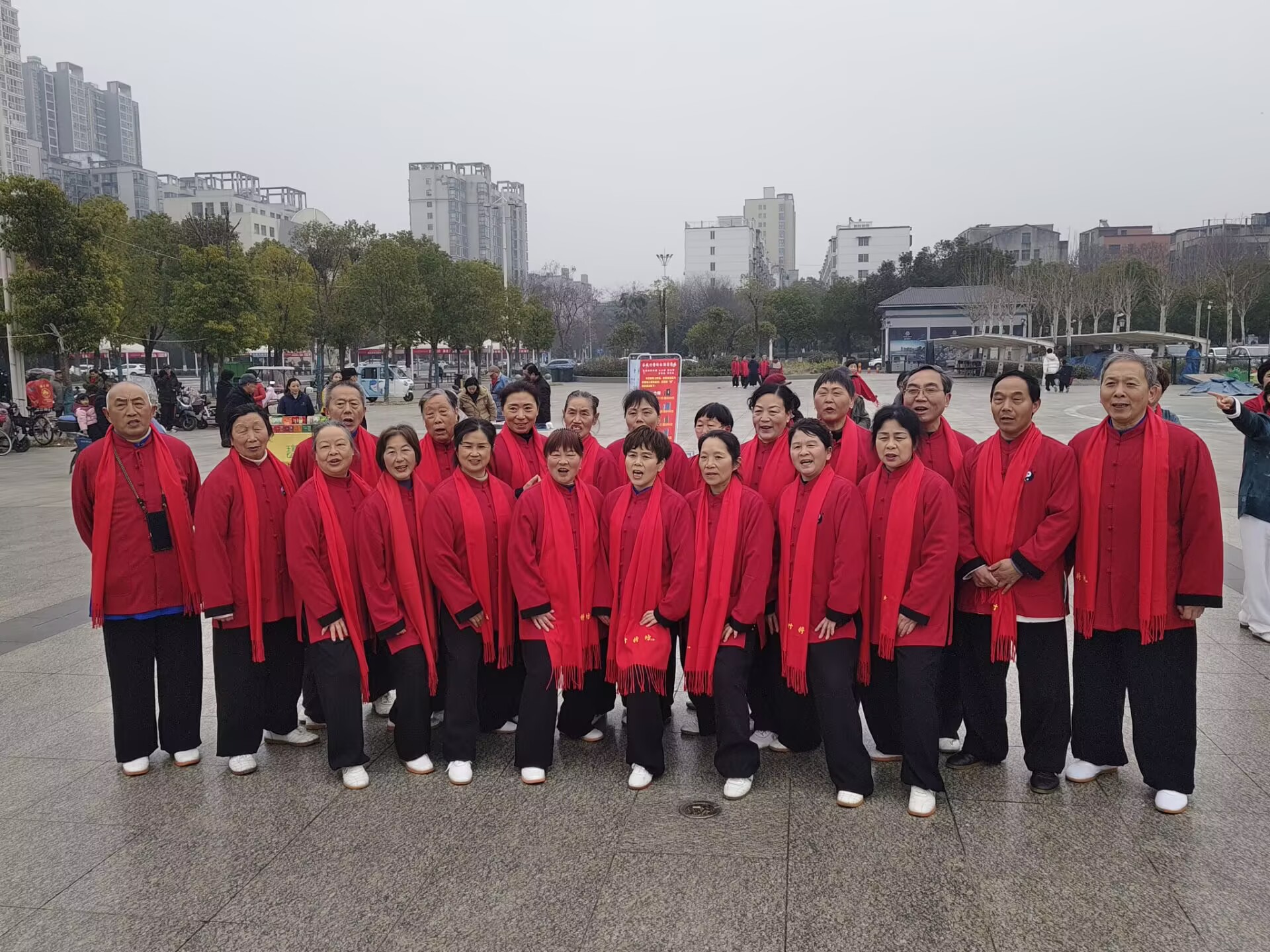 谷城县太极拳太极剑协会:太极贺春暖谷城 拳韵飘香庆团圆 谷城县太极拳太极剑协会:太极贺春暖谷城 拳韵飘香庆团圆