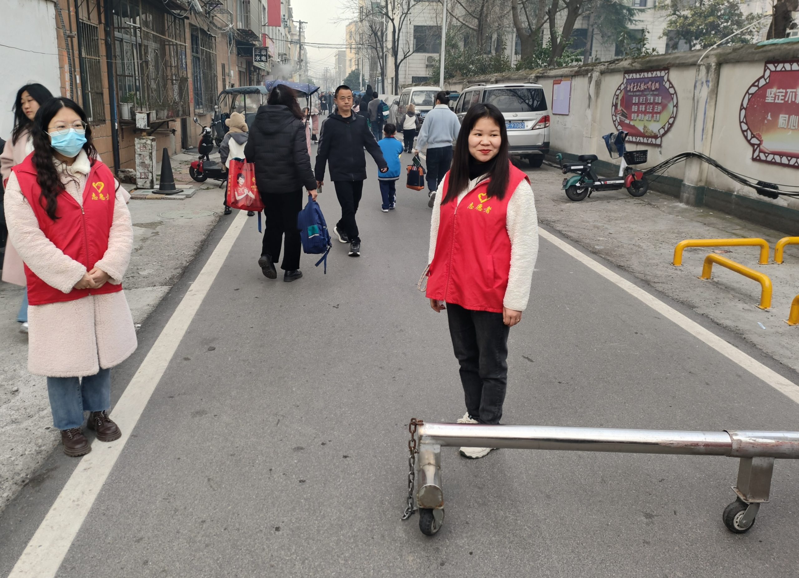 定格教师最美瞬间 谷城中华路小学举办三八女神节教师手机摄影赛