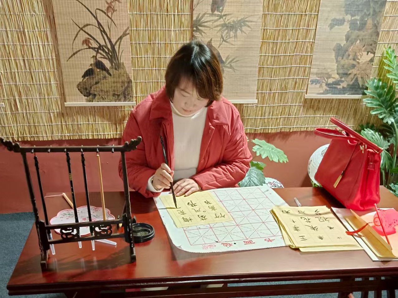 定格教师最美瞬间 谷城中华路小学举办三八女神节教师手机摄影赛