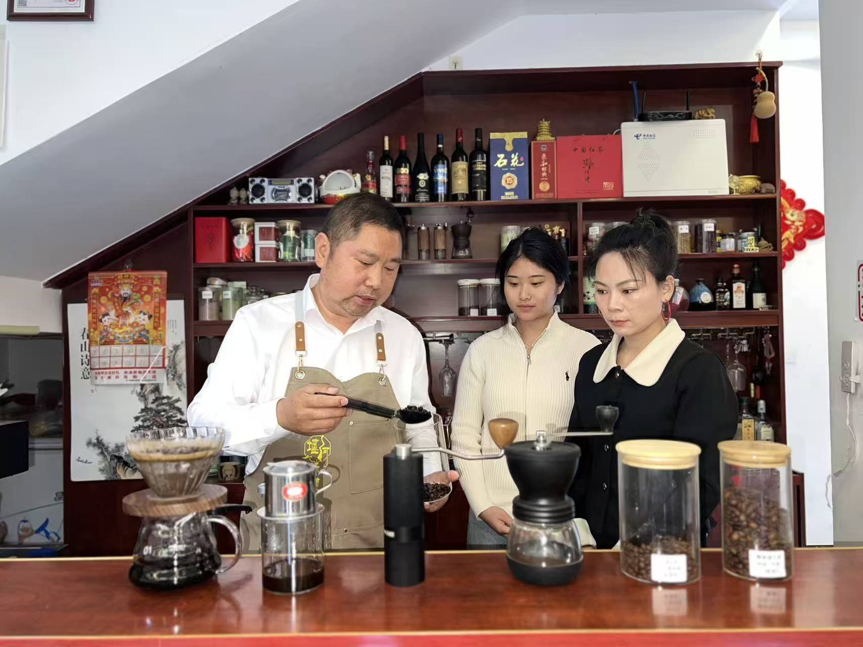 百里姻缘咖啡牵，十堰一景区来襄阳取真金