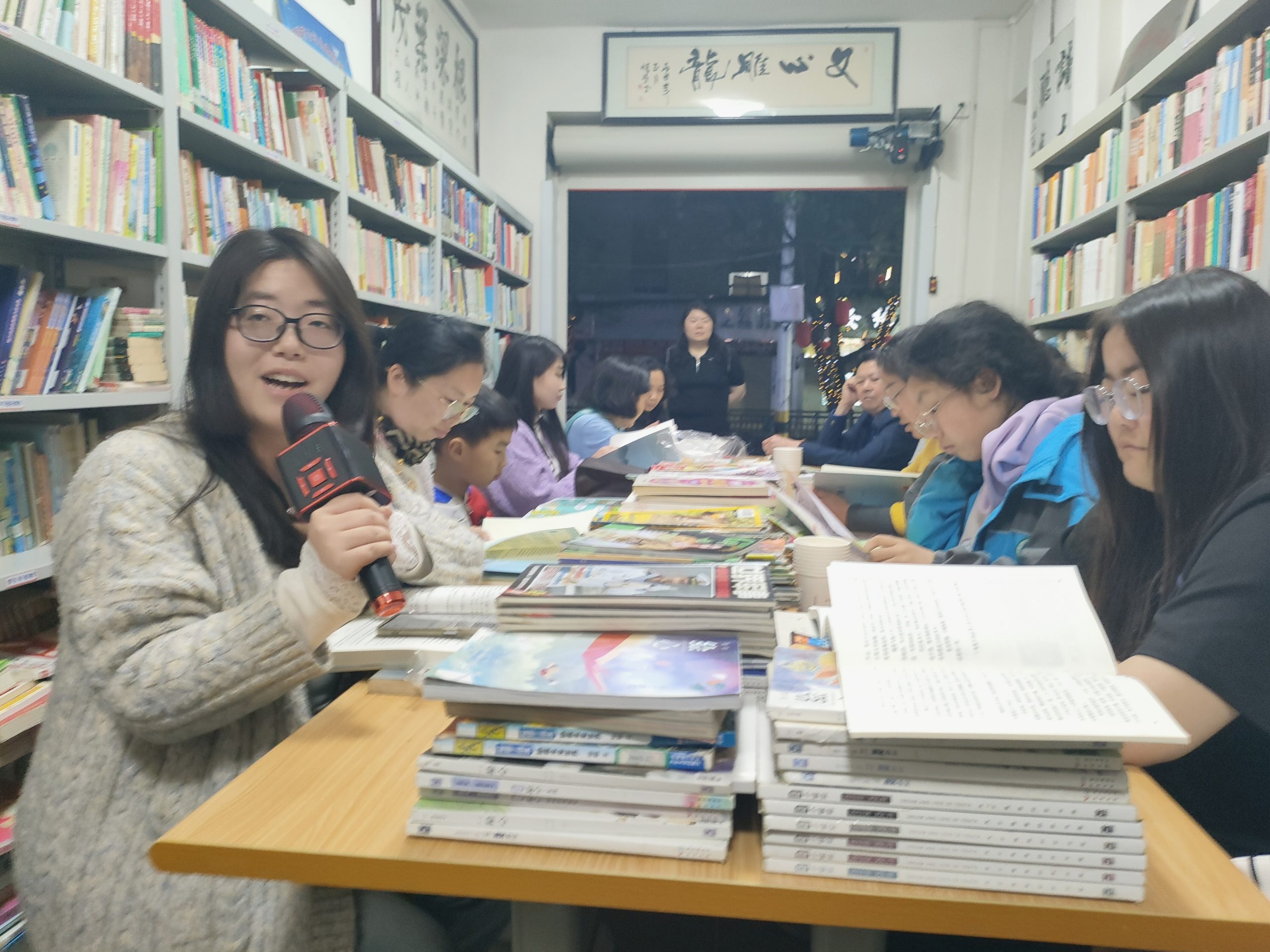 书香润谷城 文心启新程  谷城劝学图书馆举办“谷城作家作品分享会”