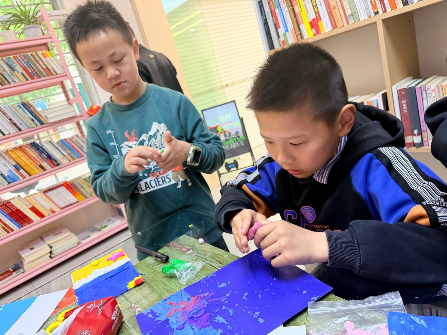 谷城县启睿书屋:绘本润童心 逐梦向大海 谷城县启睿书屋:绘本润童心 逐梦向大海