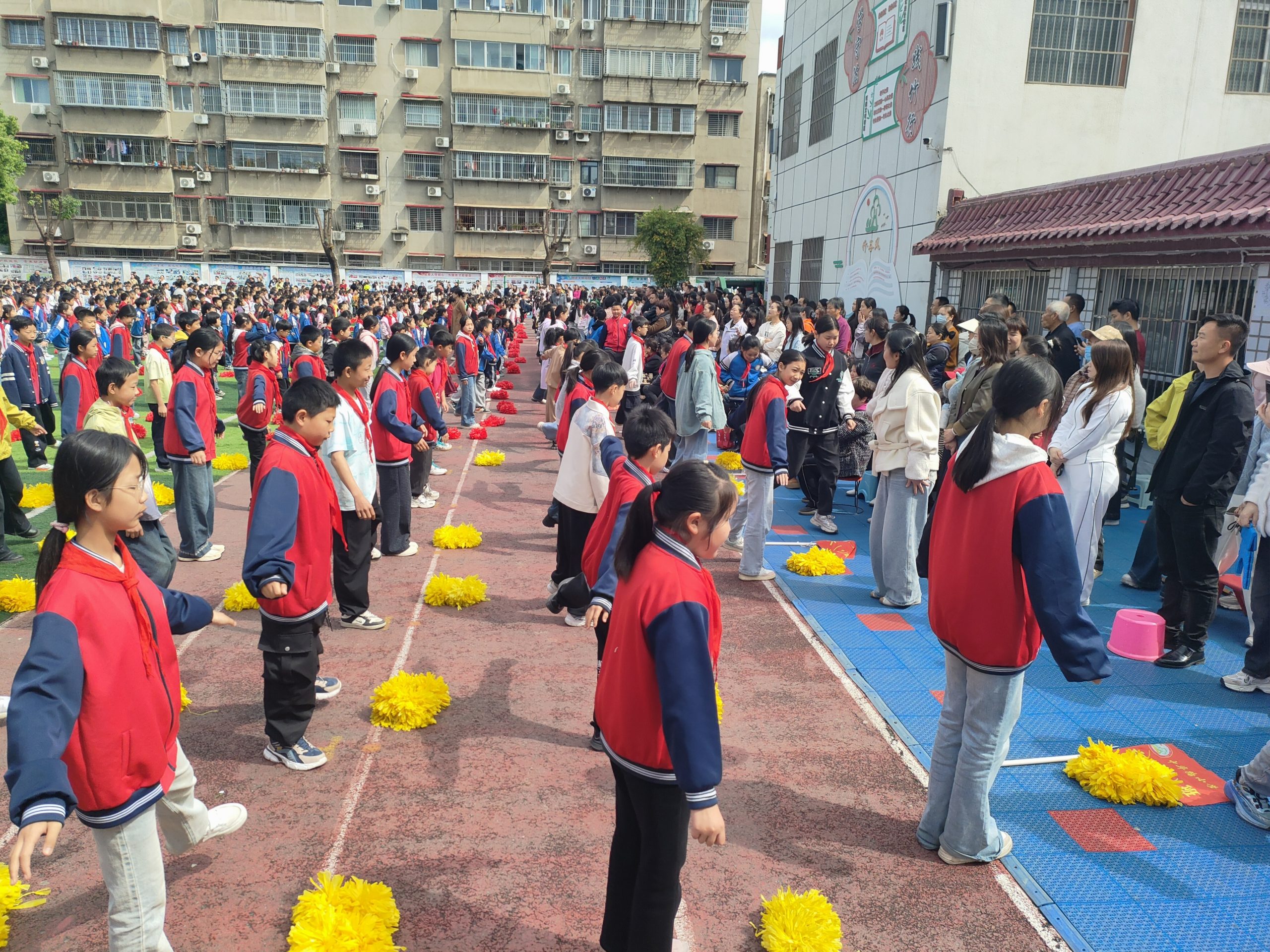 谷城县粉阳路小学教联体中华路校区：开放课堂展风釆  家校同心伴成长