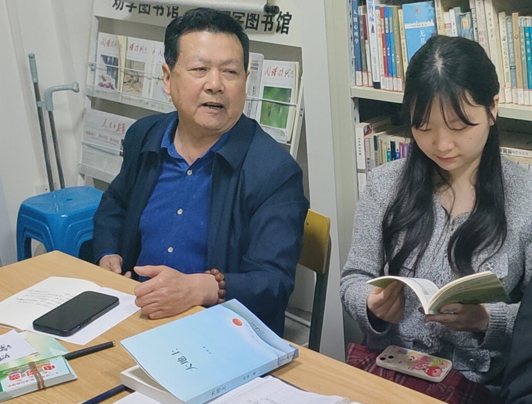 书香润谷城 文心启新程  谷城劝学图书馆举办“谷城作家作品分享会”