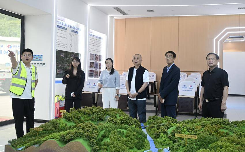 汉水文脉引名家——茅盾文学奖得主刘醒龙谷城采风寻创作灵感 汉水文脉引名家——茅盾文学奖得主刘醒龙谷城采风寻创作灵感
