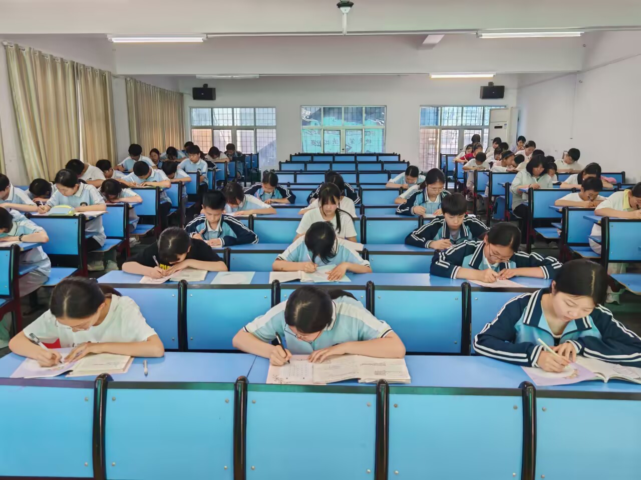 翰墨飘香筑校园 妙笔书写少年志——谷城县筑阳中学成功举办第三届硬笔书法比赛