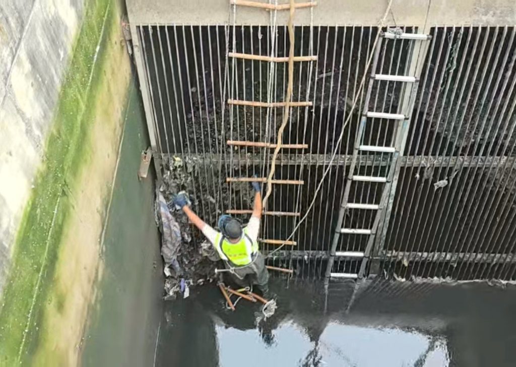 襄阳市政:精管有限空间 保障无限安全 襄阳市政:精管有限空间 保障无限安全
