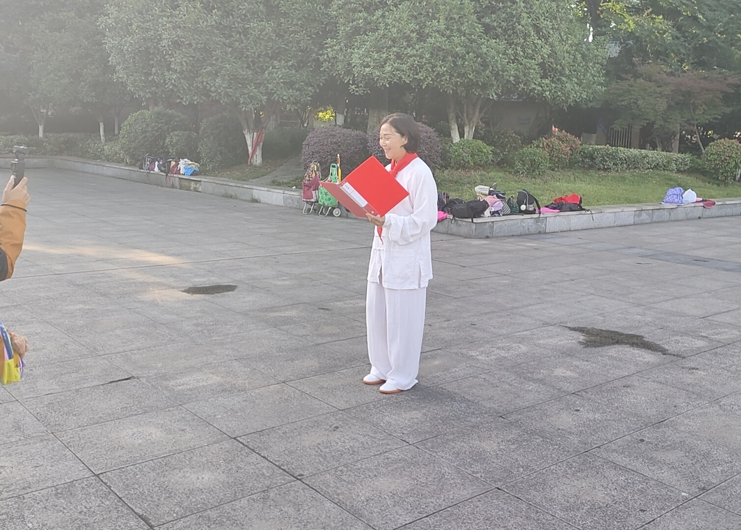 国粹太极展风华 老骥童心贺六一——谷城县太极爱好者欢聚中华广场乐享别样儿童节