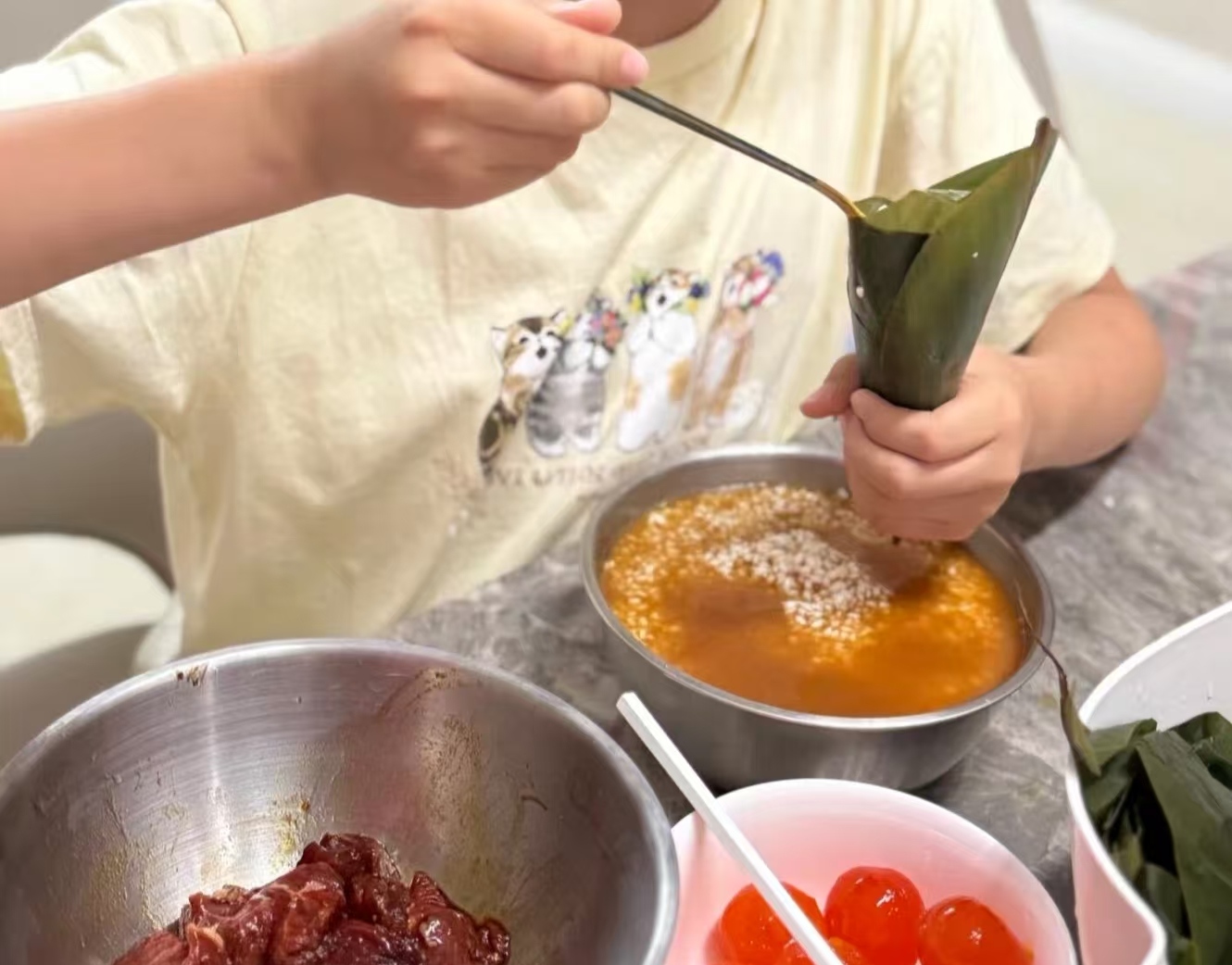 谷城县粉阳路小学教联体中华路校区:粽叶飘香润童心 分层实践庆端午 谷城县粉阳路小学教联体中华路校区:粽叶飘香润童心 分层实践庆端午