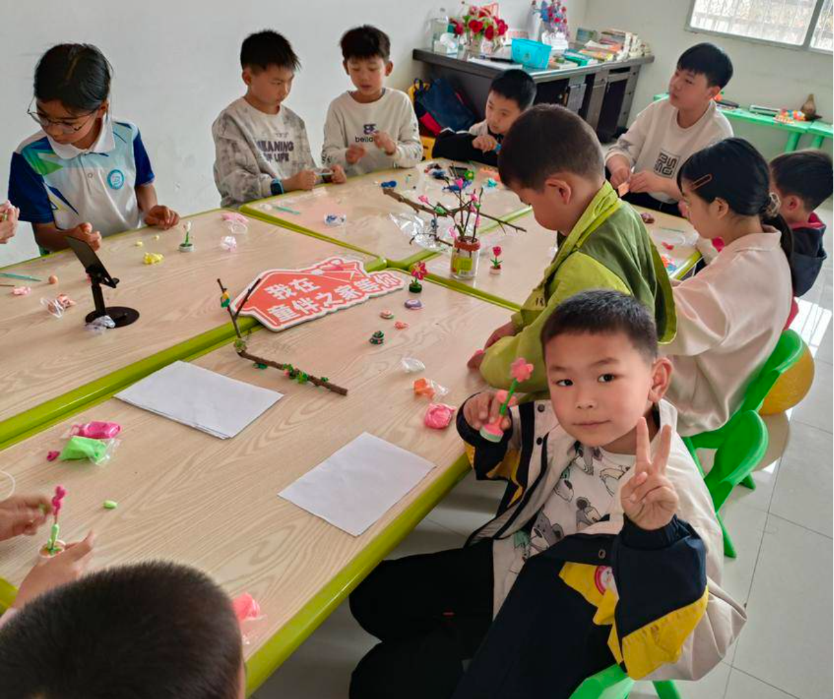 童伴相伴庆六一 村校携手筑共育——大峪桥中心小学联动施家湾童伴之家开展儿童节系列共育活动 童伴相伴庆六一 村校携手筑共育——大峪桥中心小学联动施家湾童伴之家开展儿童节系列共育活动
