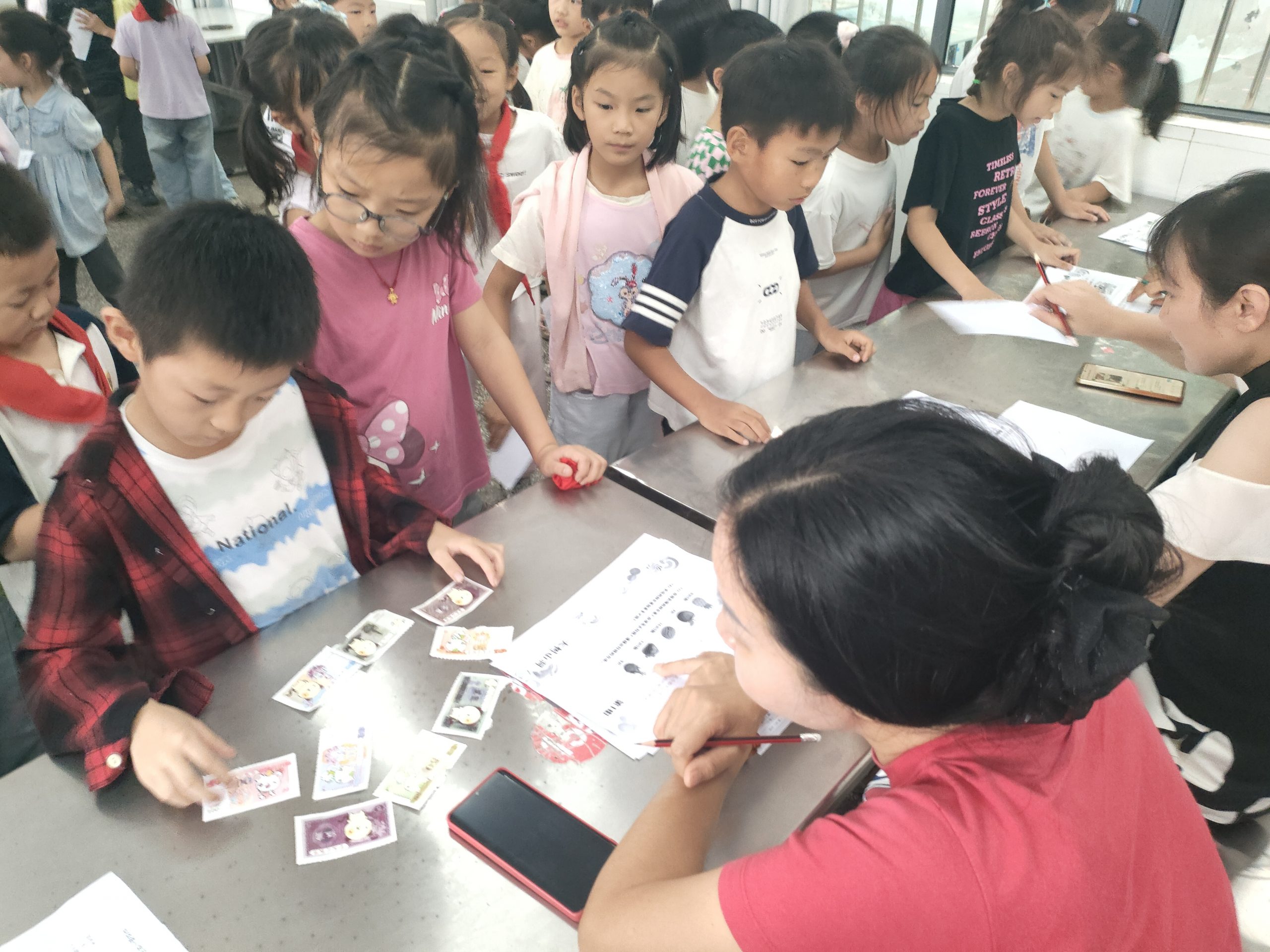 谷城县粉阳路小学教联体中华路校区：趣味乐考探森林  无纸闯关促成长