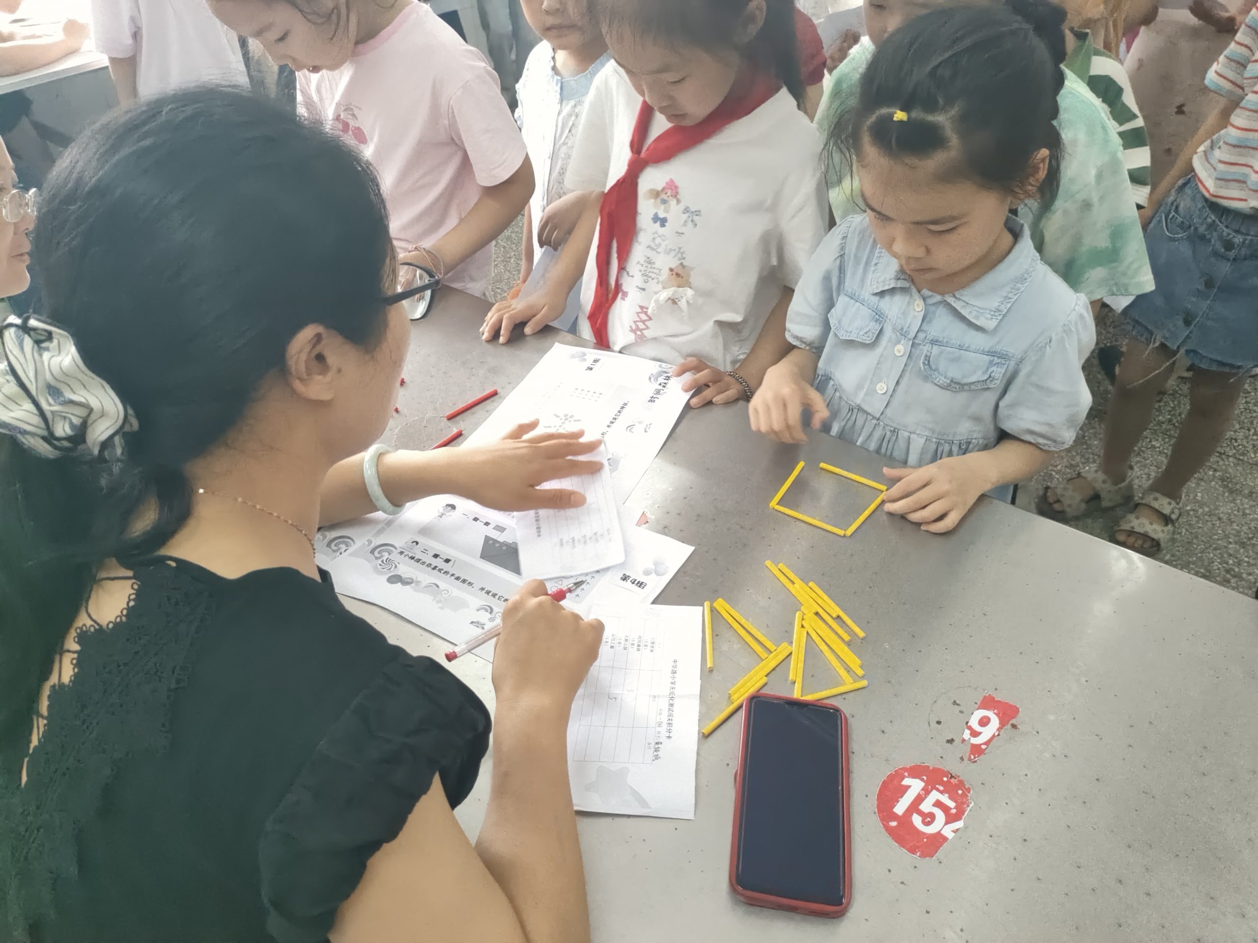 谷城县粉阳路小学教联体中华路校区：趣味乐考探森林  无纸闯关促成长
