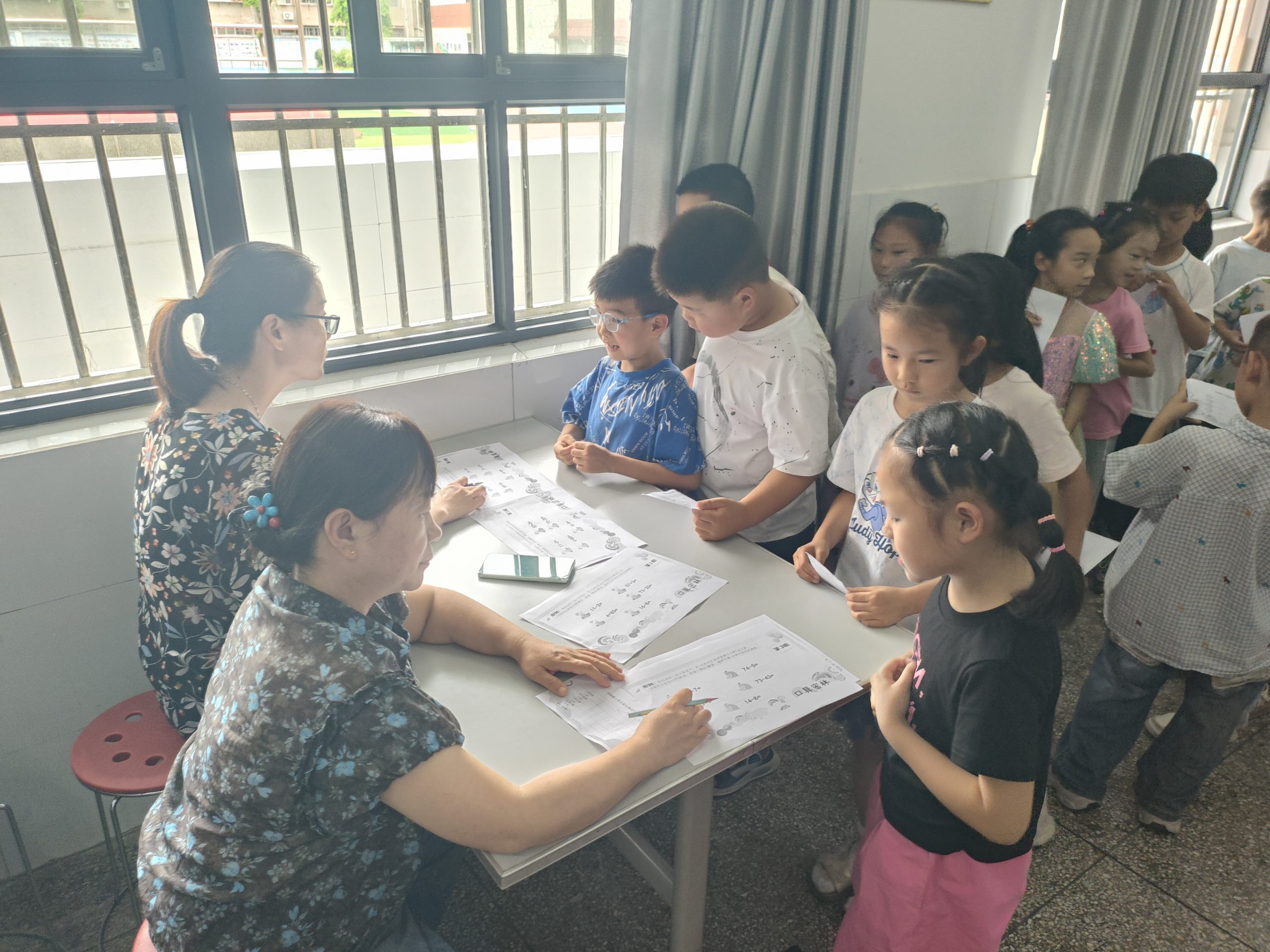 谷城县粉阳路小学教联体中华路校区：趣味乐考探森林  无纸闯关促成长