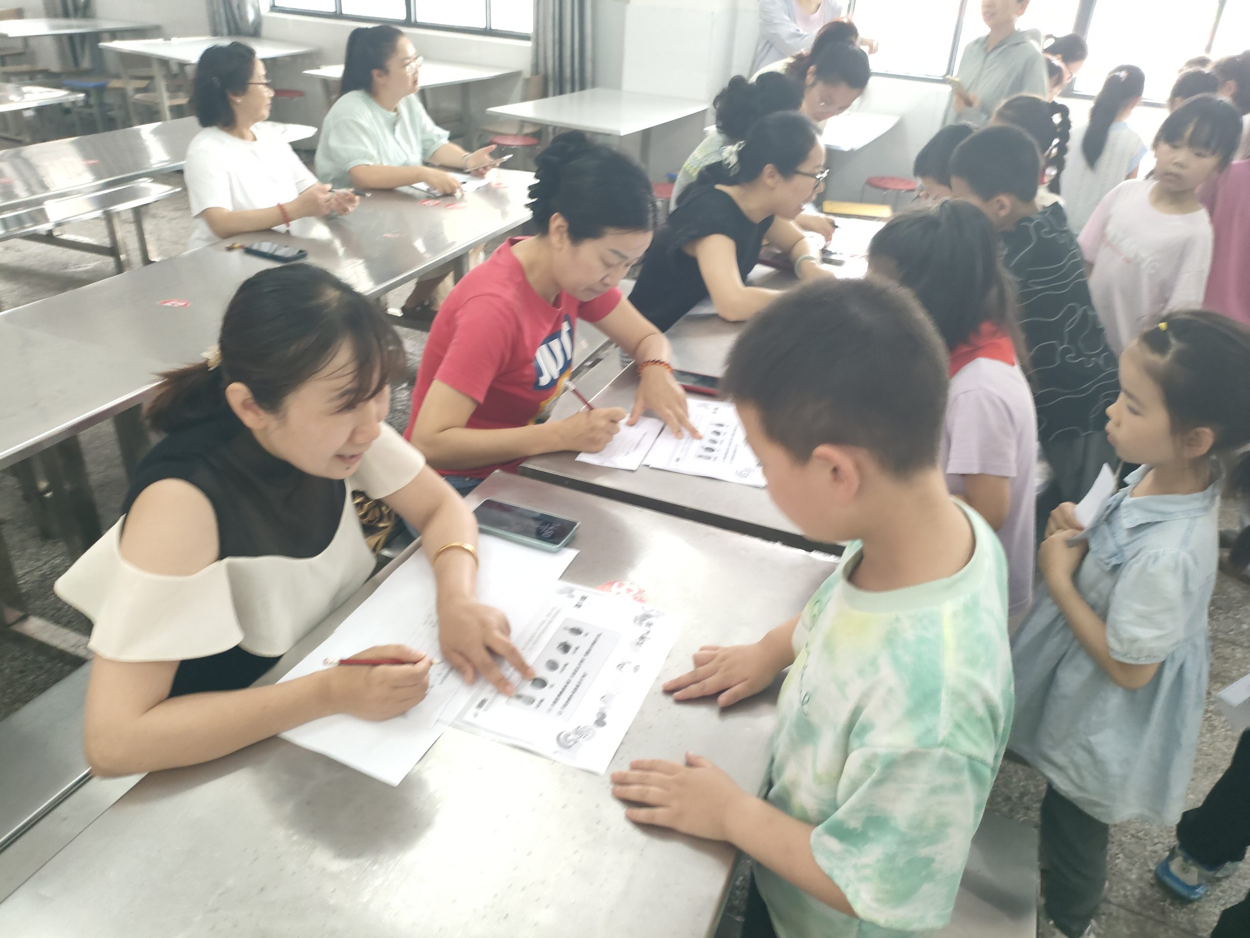 谷城县粉阳路小学教联体中华路校区：趣味乐考探森林  无纸闯关促成长