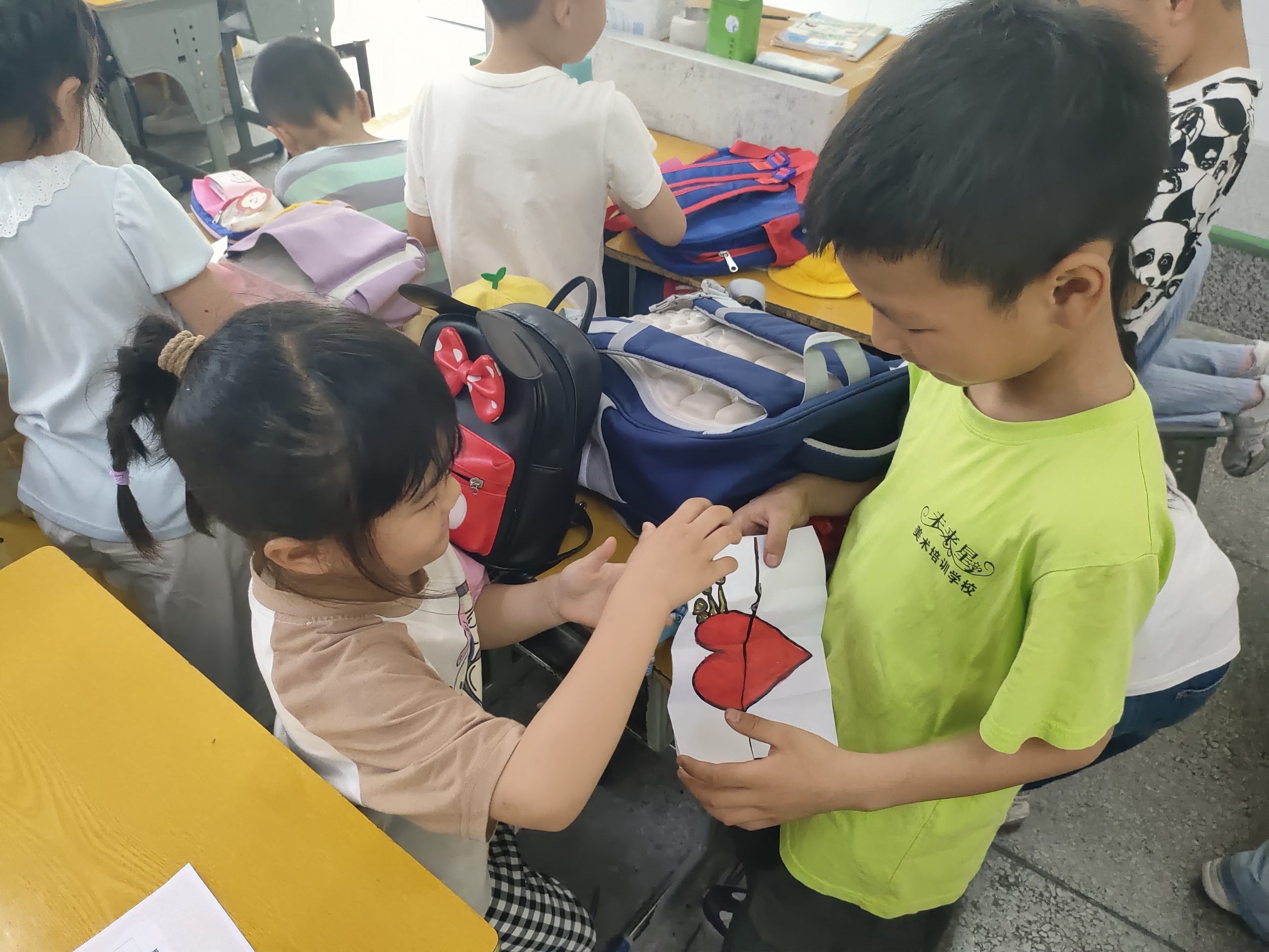 谷城县城关镇中华路小学：幼小衔接“零距离” 萌娃探秘小学行