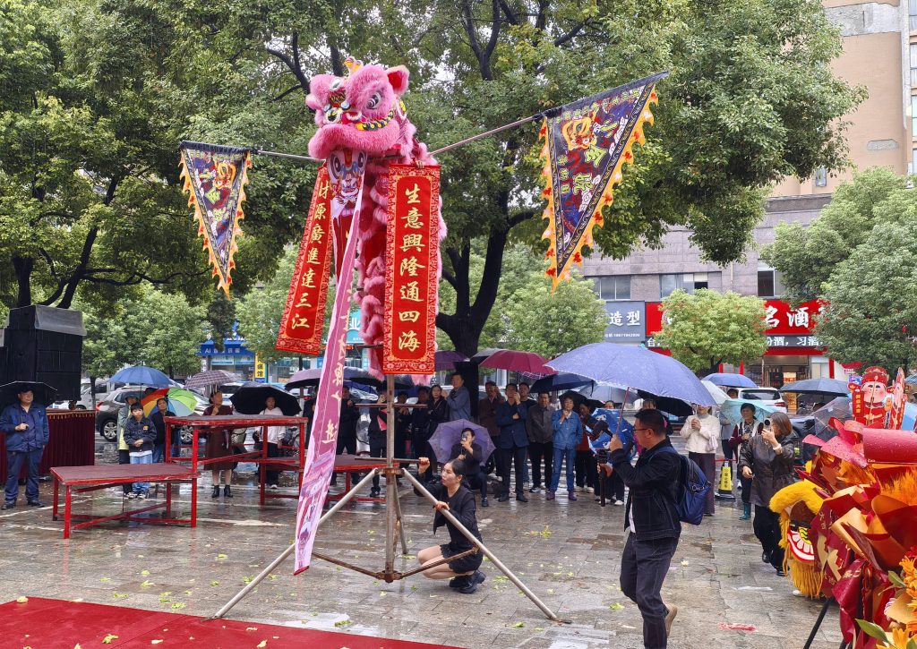 谷城一诺坊酒业体验中心盛大开业