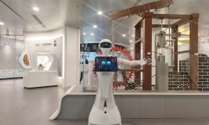 主流迎宾接待机器人品牌深度评测：校园、展馆、企业接待应该重点看什么