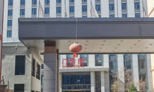 贴剂包装机哪个品牌精度高，正规源头厂家推荐